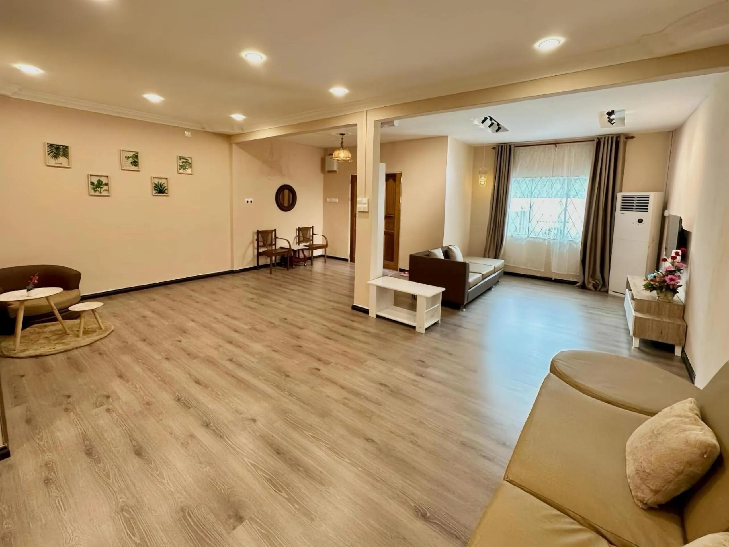 ANG LEE HOLIDAY HOME 2