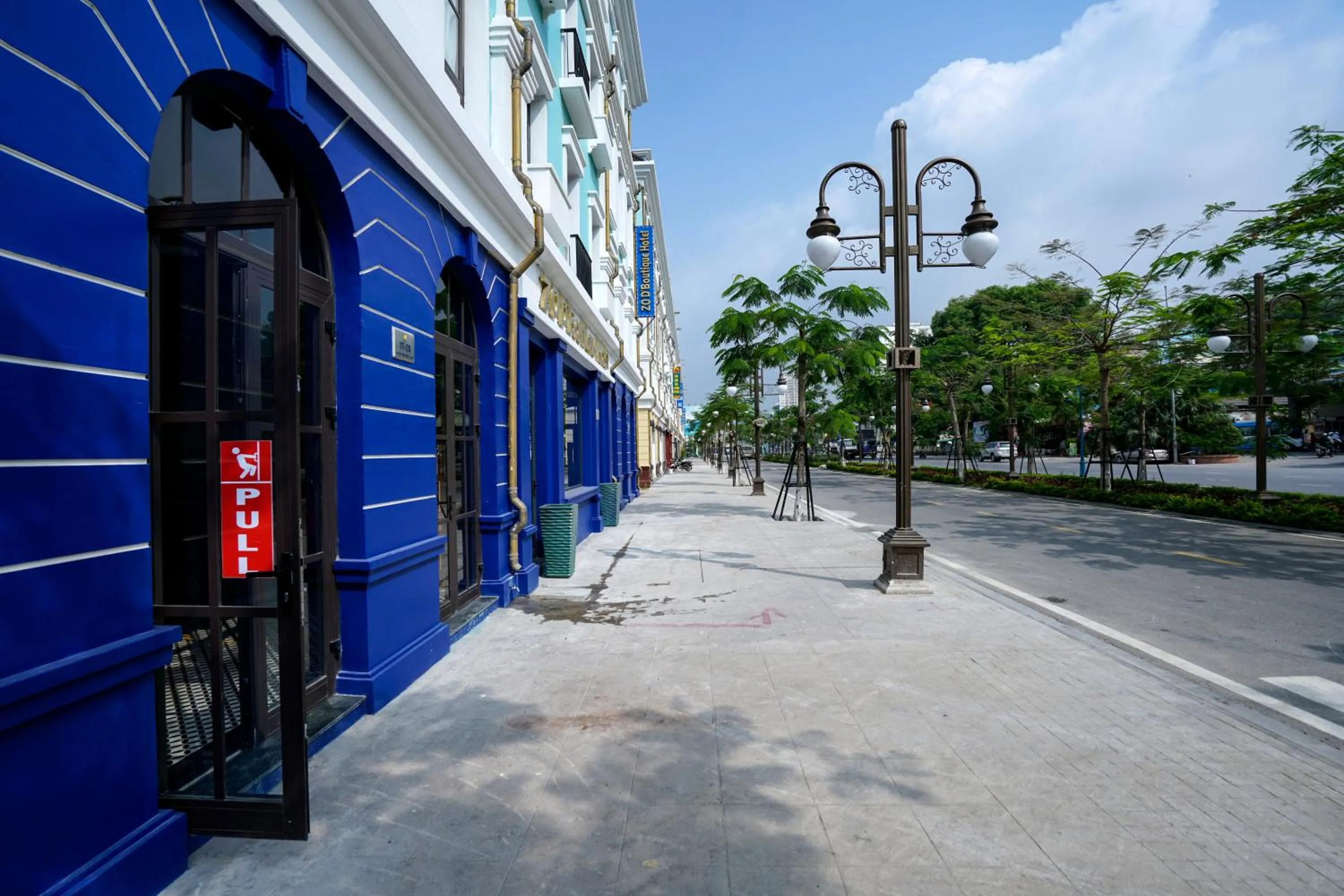 Street view in 1925 Ha Long Hotel