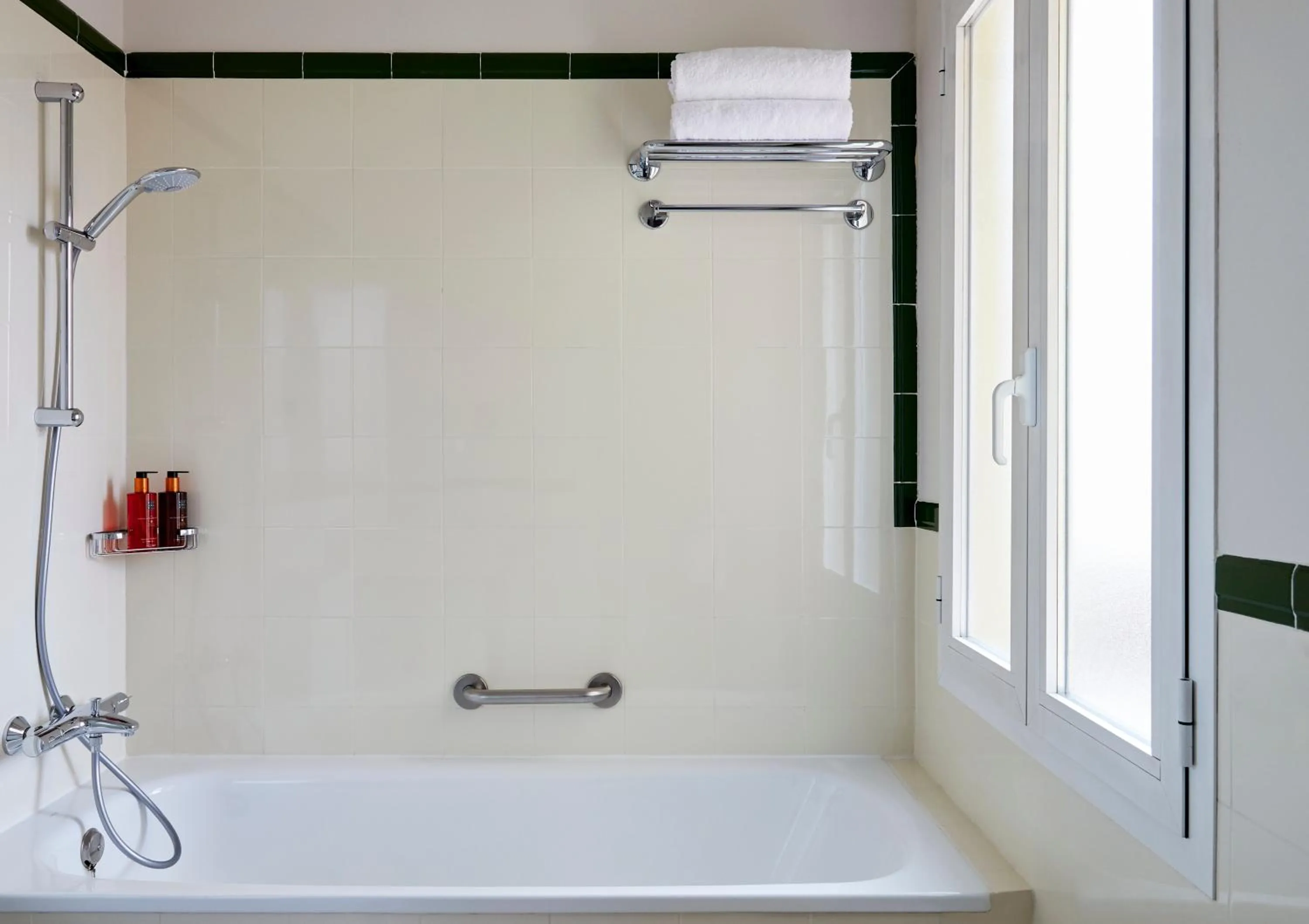 Bathroom in Hotel Indigo Madrid - Princesa by IHG