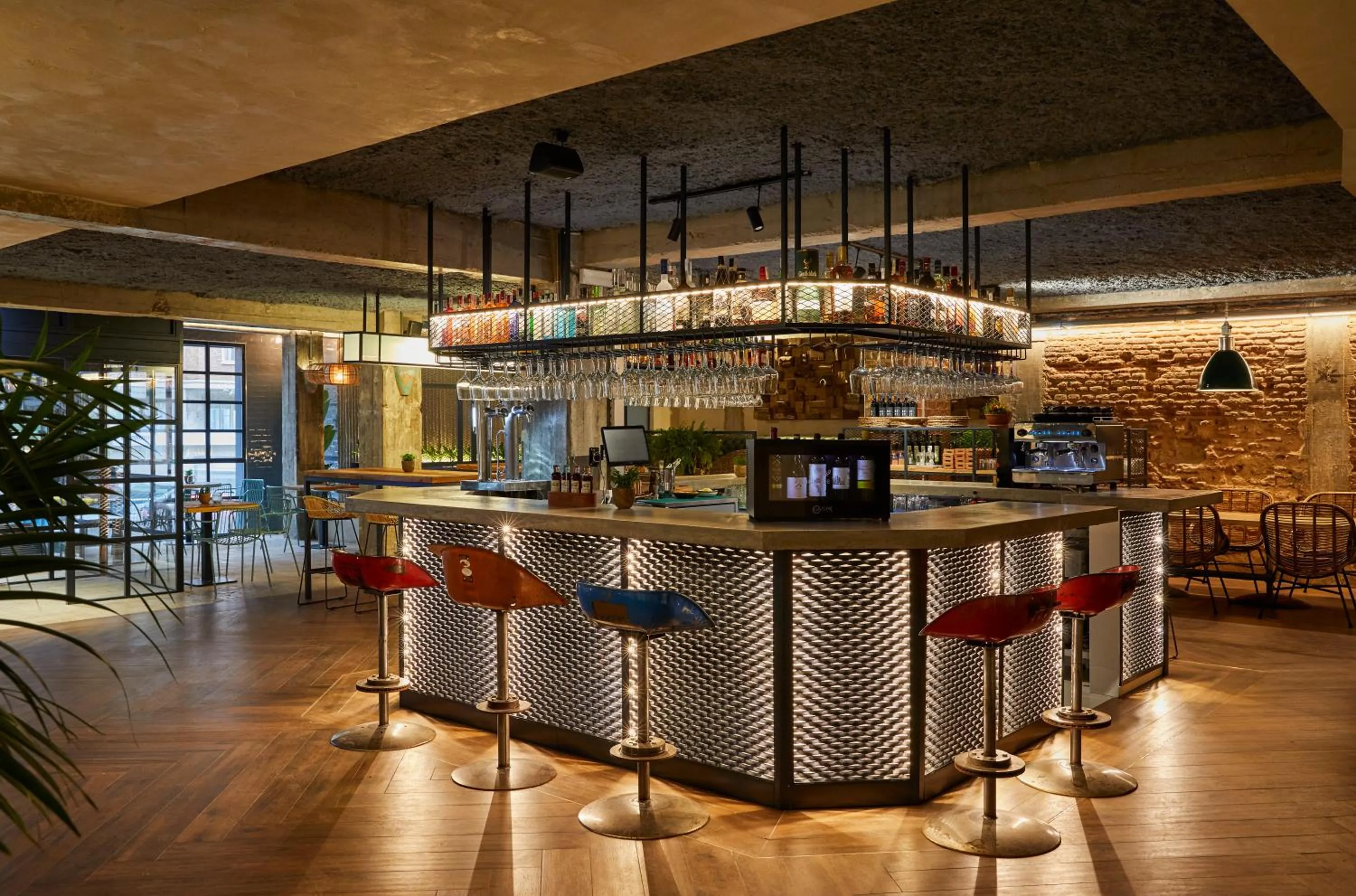 Lounge or bar in Hotel Indigo Madrid - Princesa by IHG