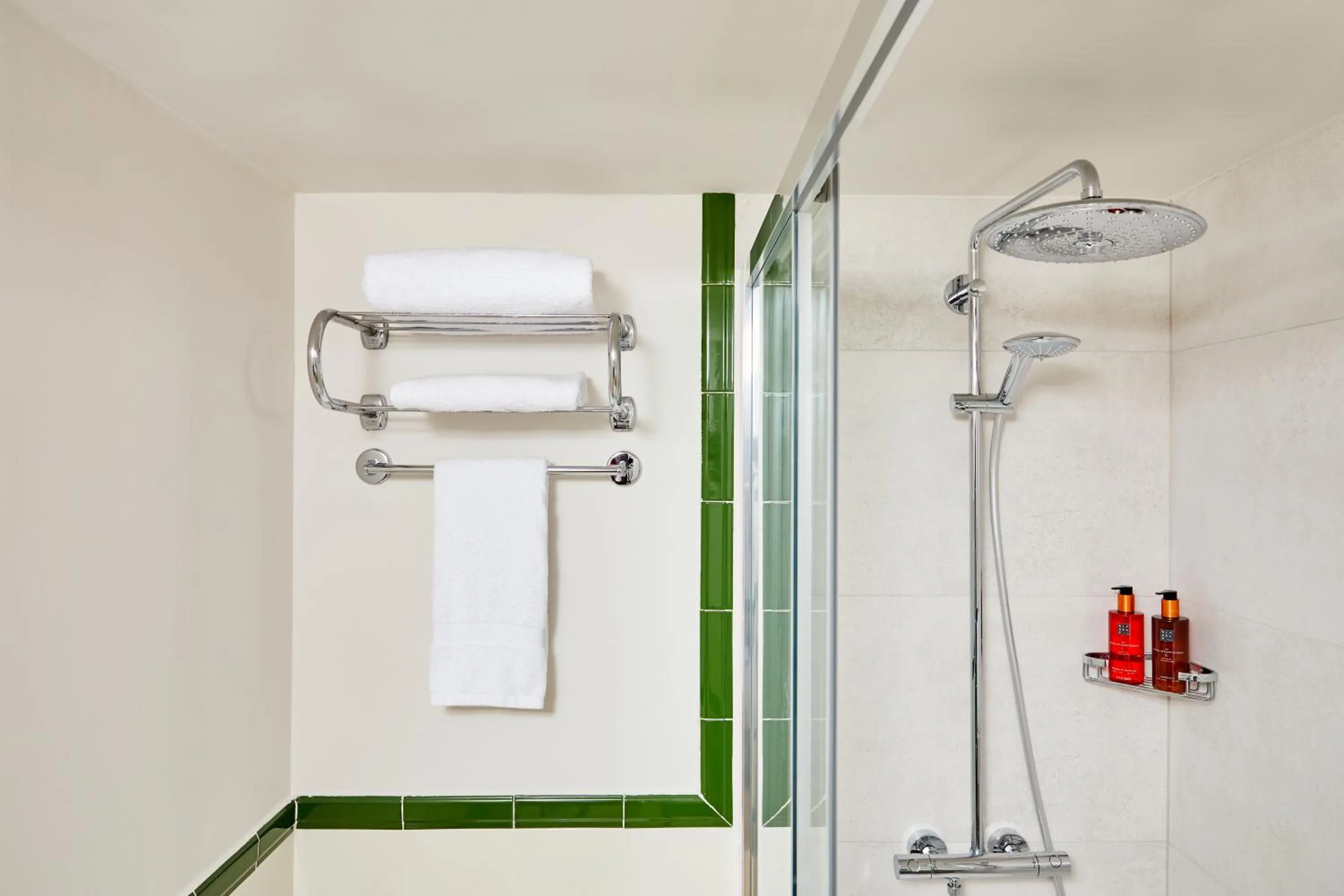 Bathroom in Hotel Indigo Madrid - Princesa by IHG