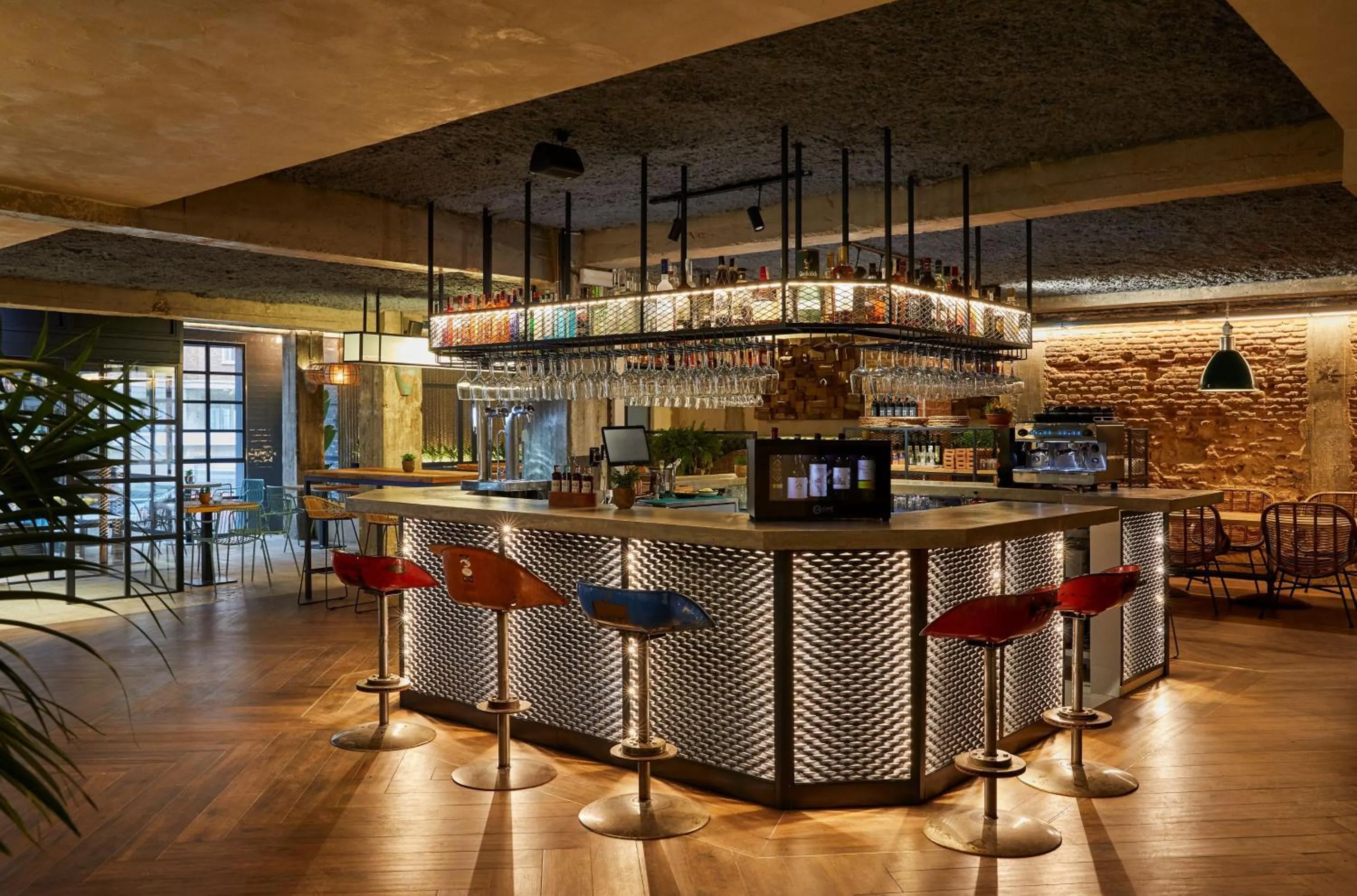 Lounge or bar in Hotel Indigo Madrid - Princesa by IHG