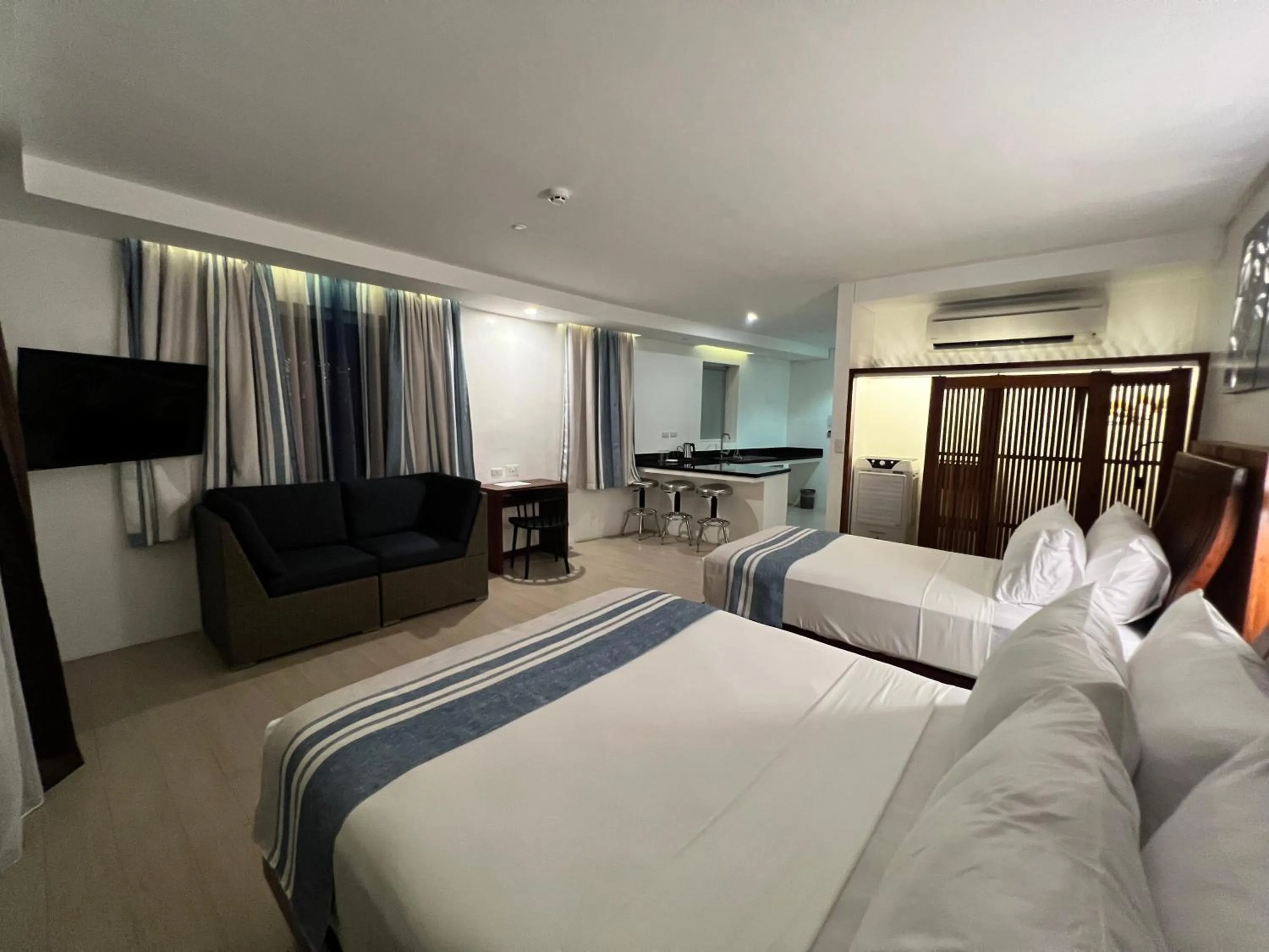 Bedroom, Bed in Aira Boracay Hotel