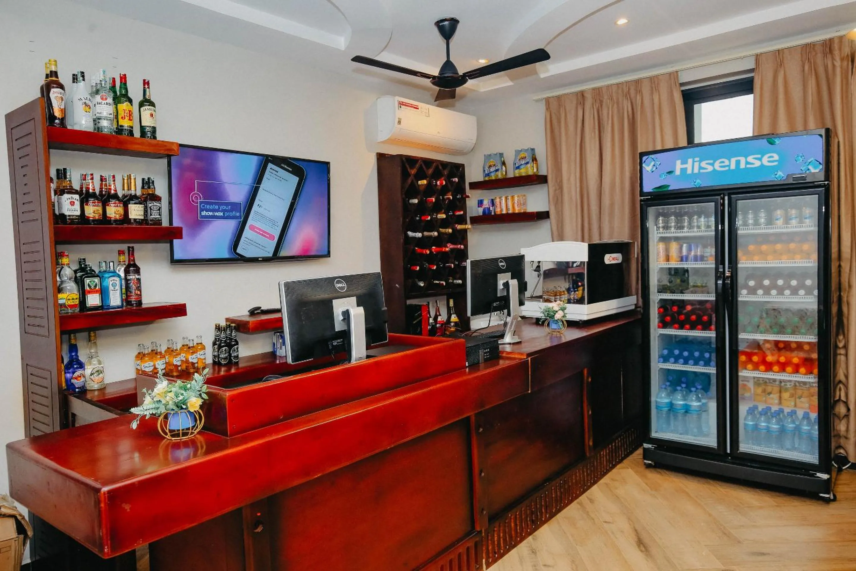 TV and multimedia in Inoga Luxury Hotel