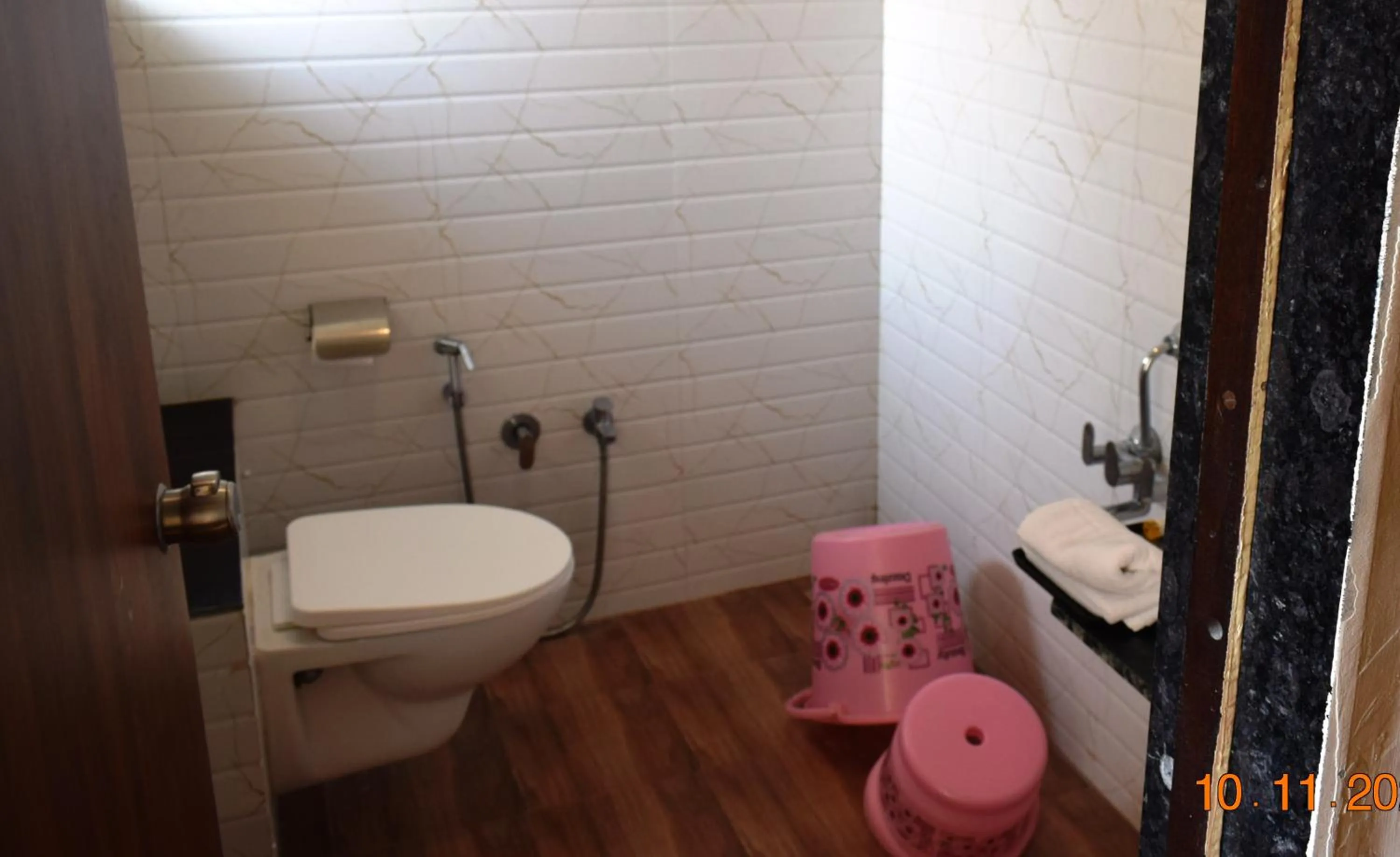 Toilet in LEELA BIZOTEL