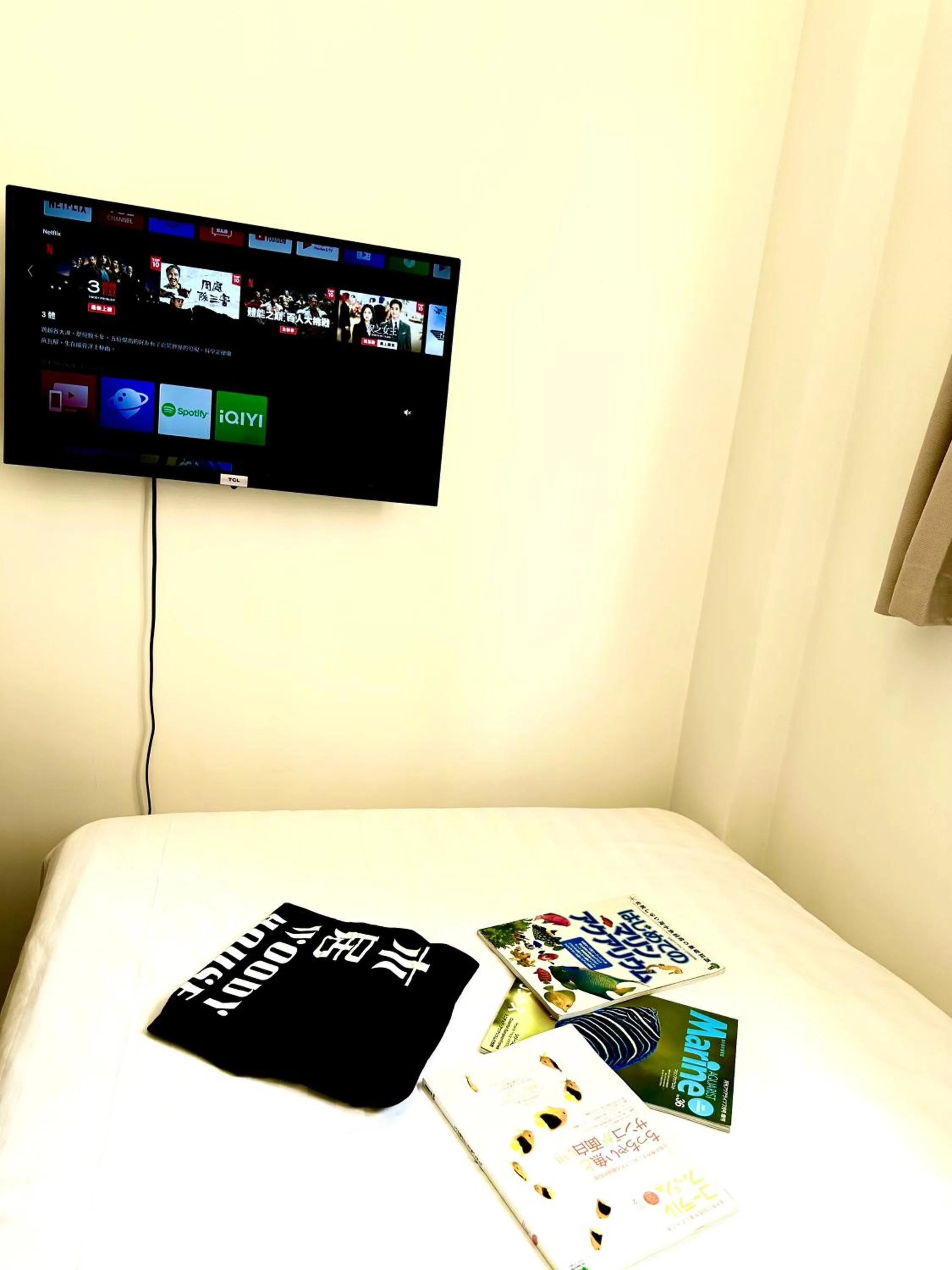 Bed in 木居 Woody House