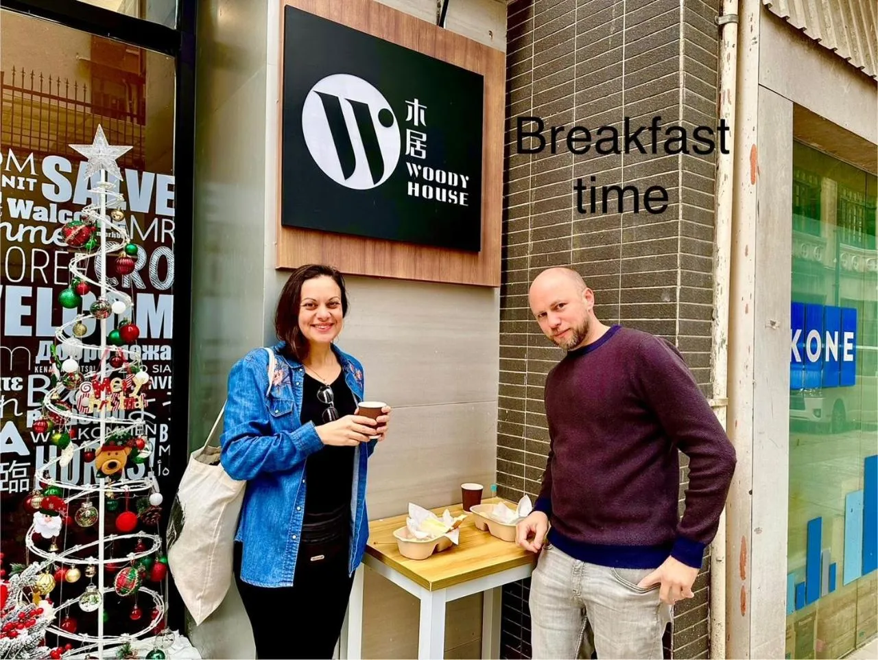group of guests in 木居 Woody House