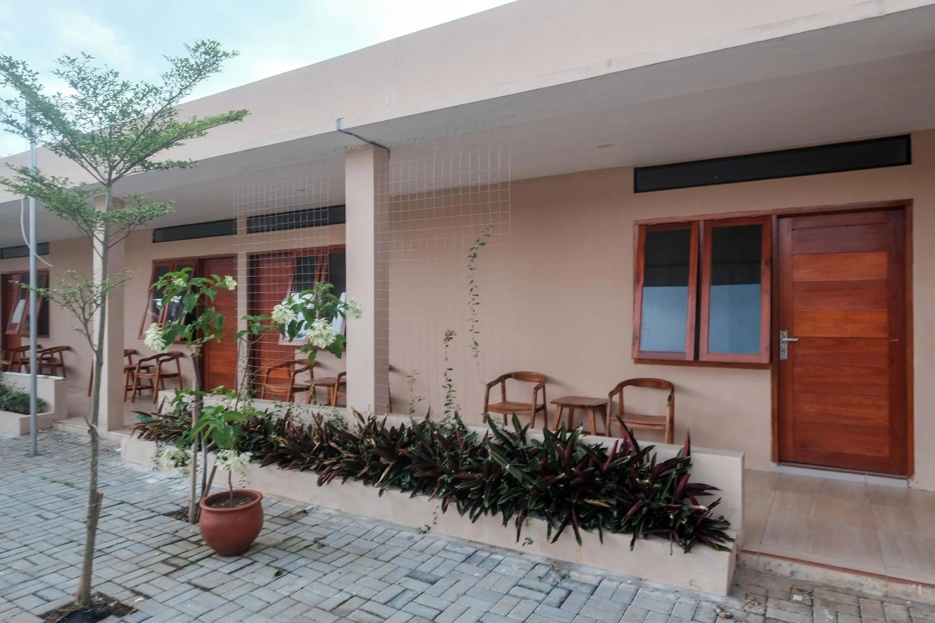 Property building in RedDoorz Plus Syariah at Hotel Indonesia Kajen