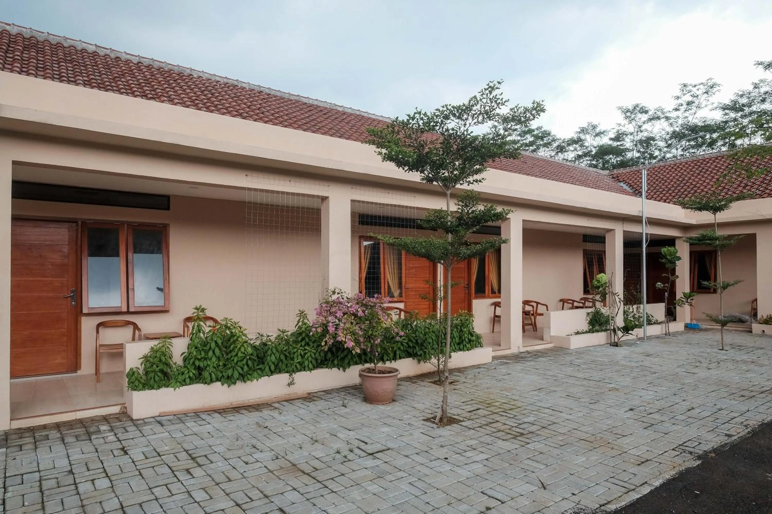 Property building in RedDoorz Plus Syariah at Hotel Indonesia Kajen