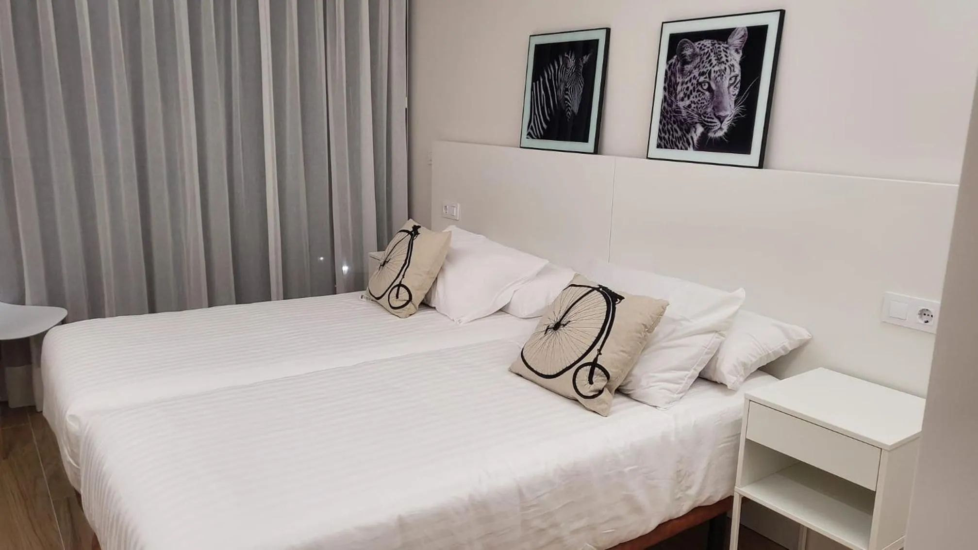 Bed in Cíes Luxury Suitel Lily Rodsen - Love your Stay