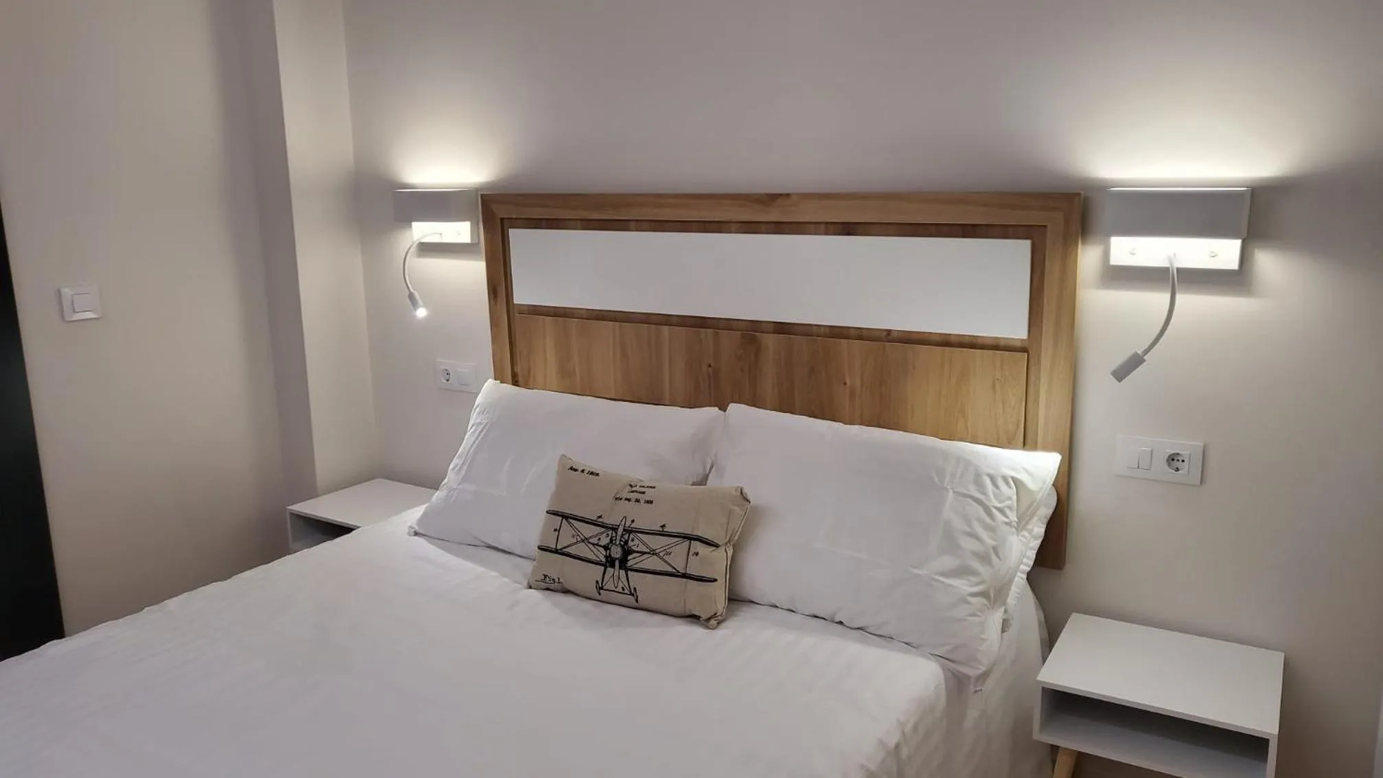 Bed in Cíes Luxury Suitel Lily Rodsen - Love your Stay
