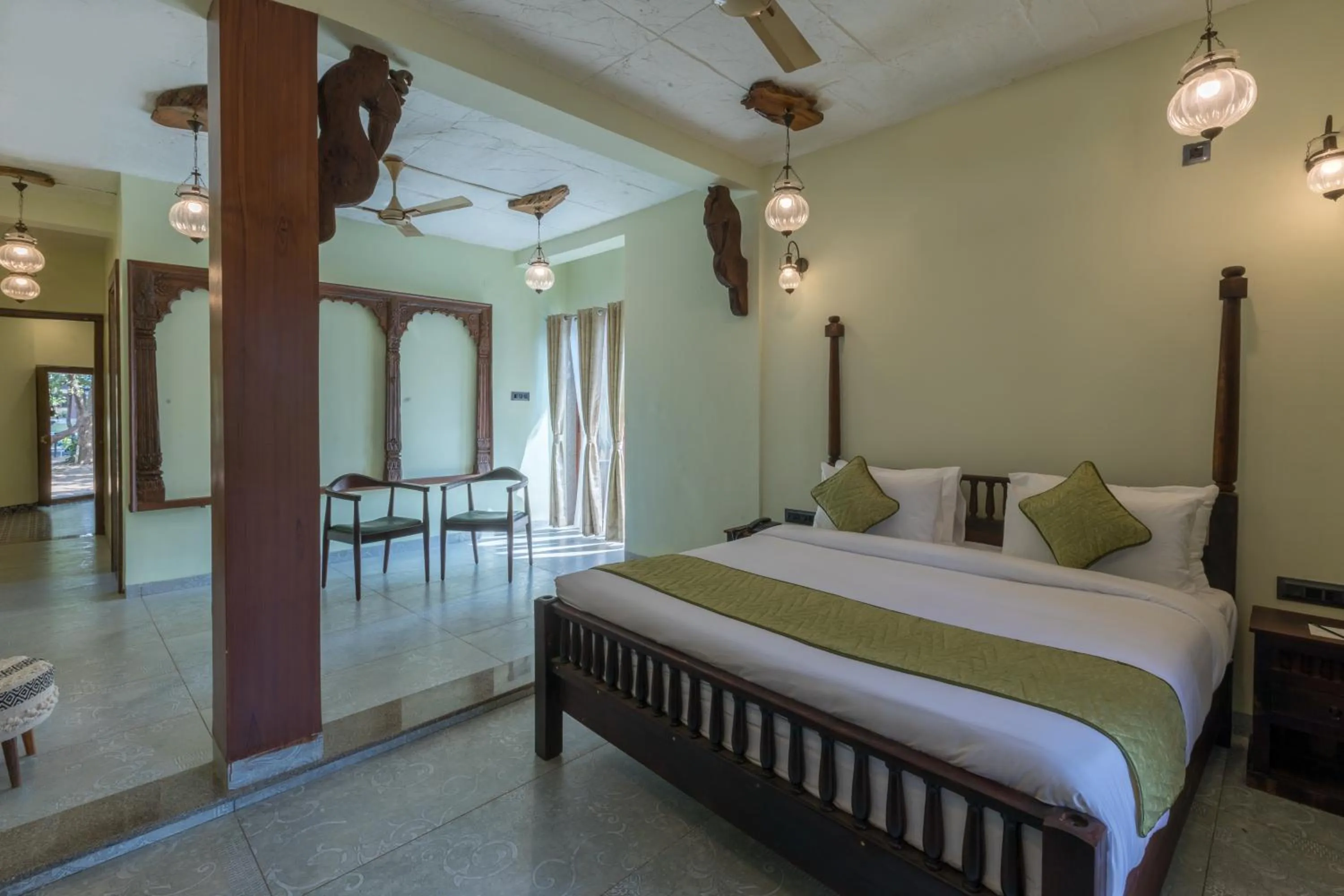 Living room, Bed in Sterling Padam Pench