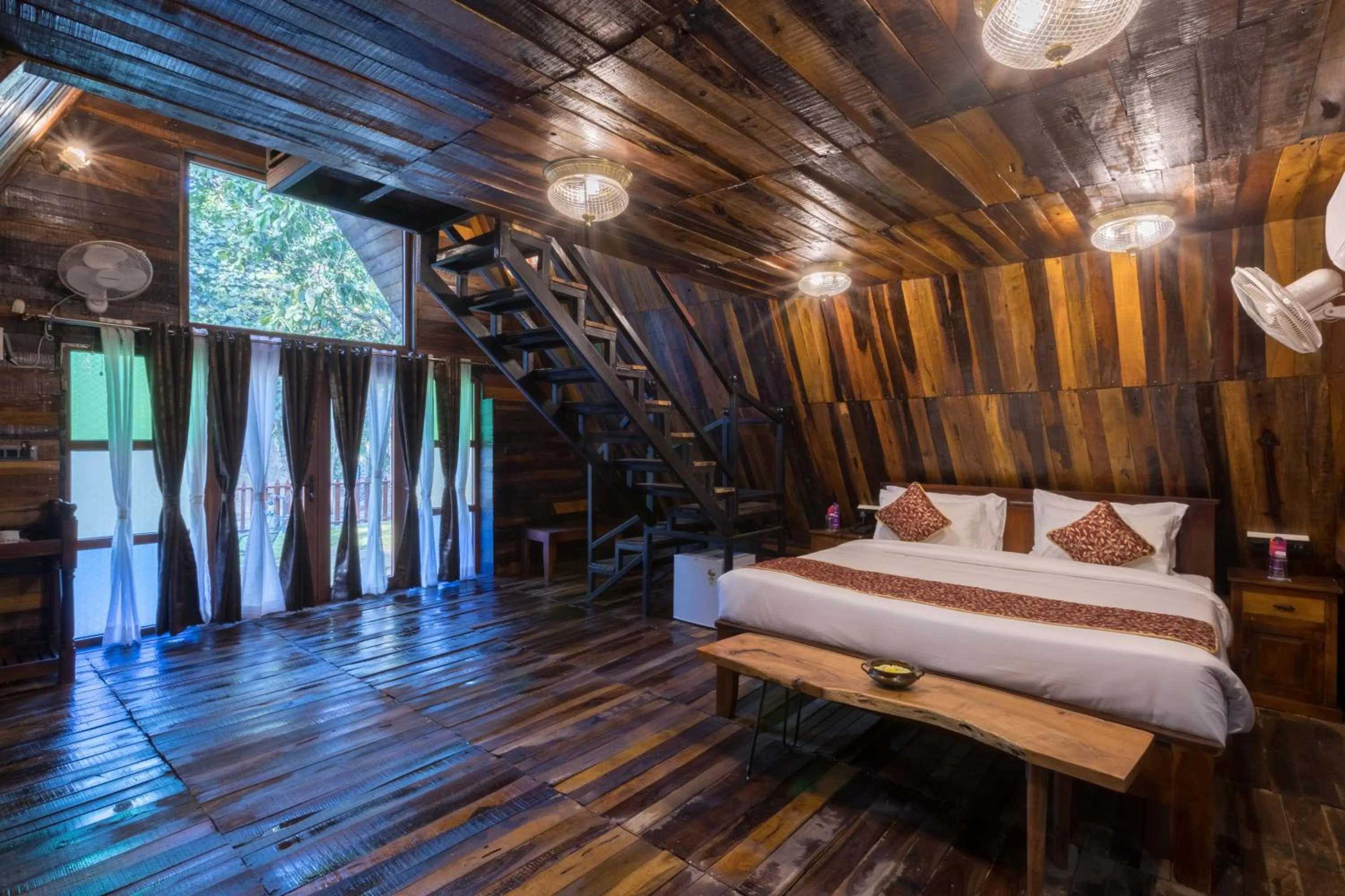 Bedroom, Bed in Sterling Padam Pench