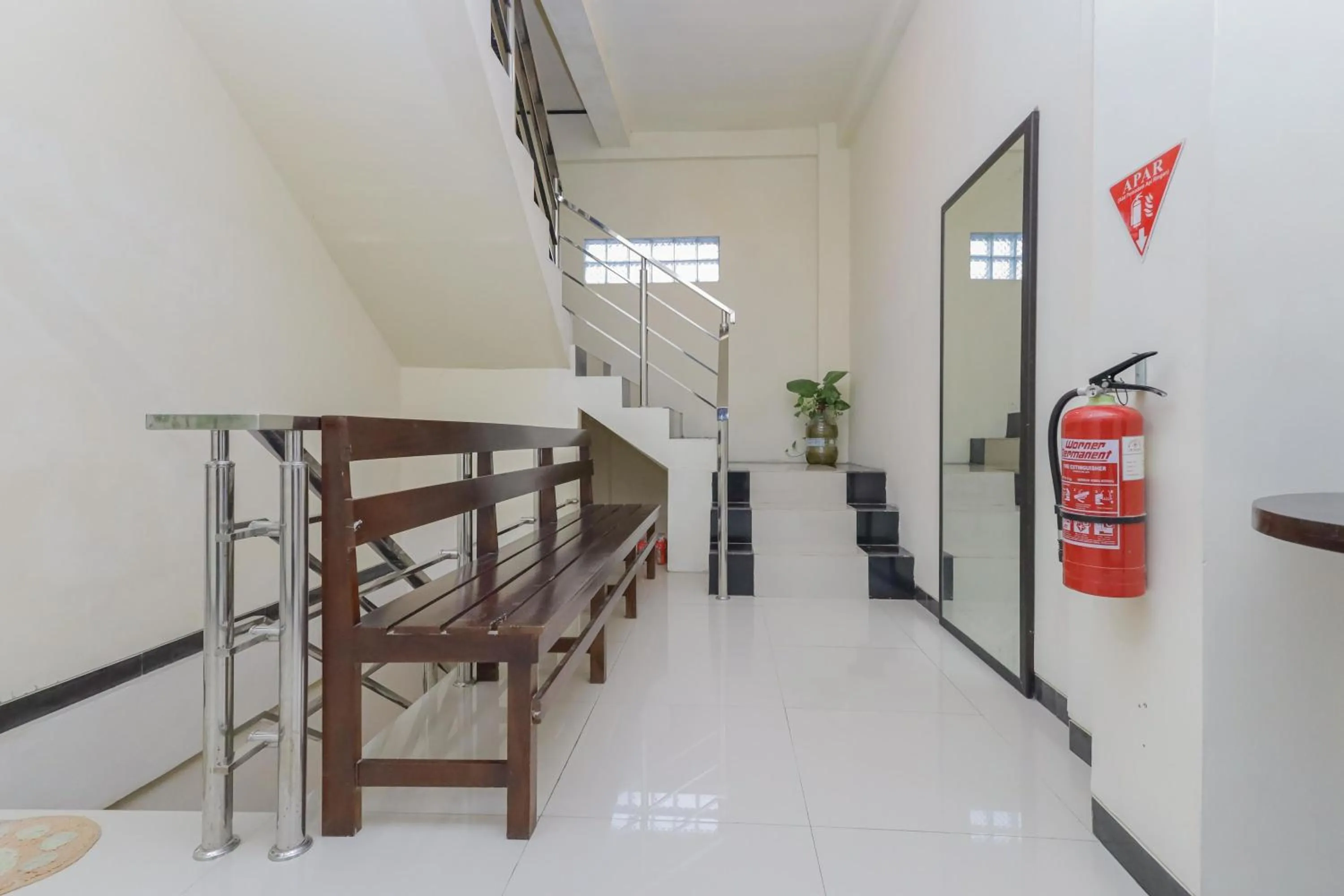 Floor plan, Bed in RedDoorz Syariah near Universitas Jember
