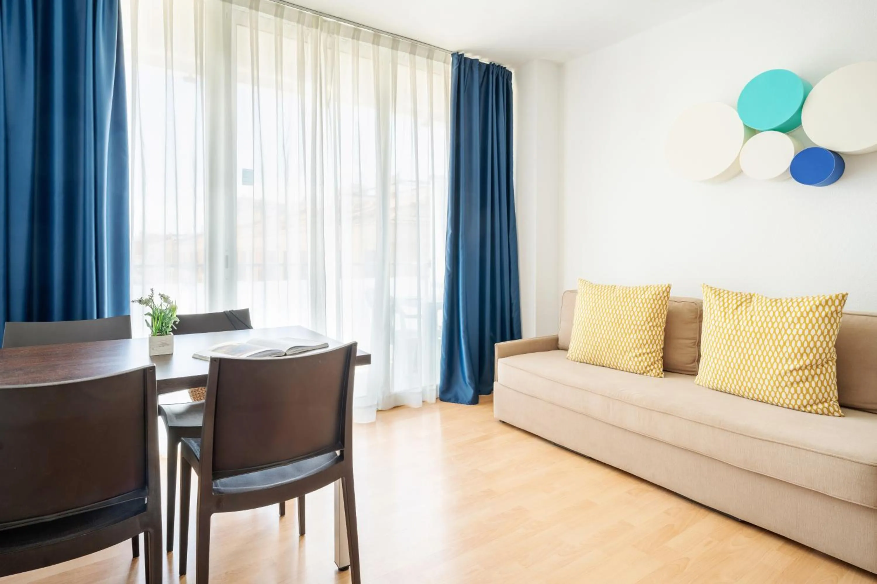 Seating area in Aparthotel Ona Palamós