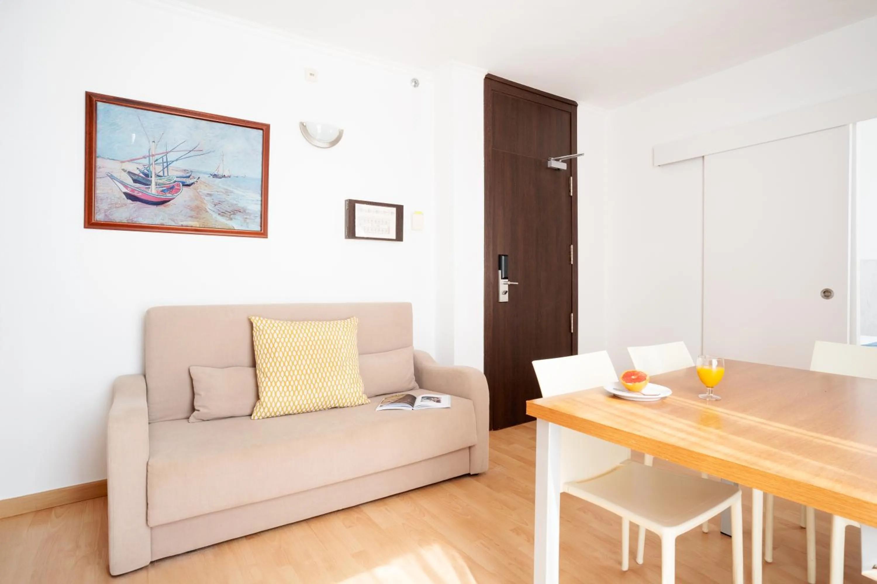 Living room in Aparthotel Ona Palamós