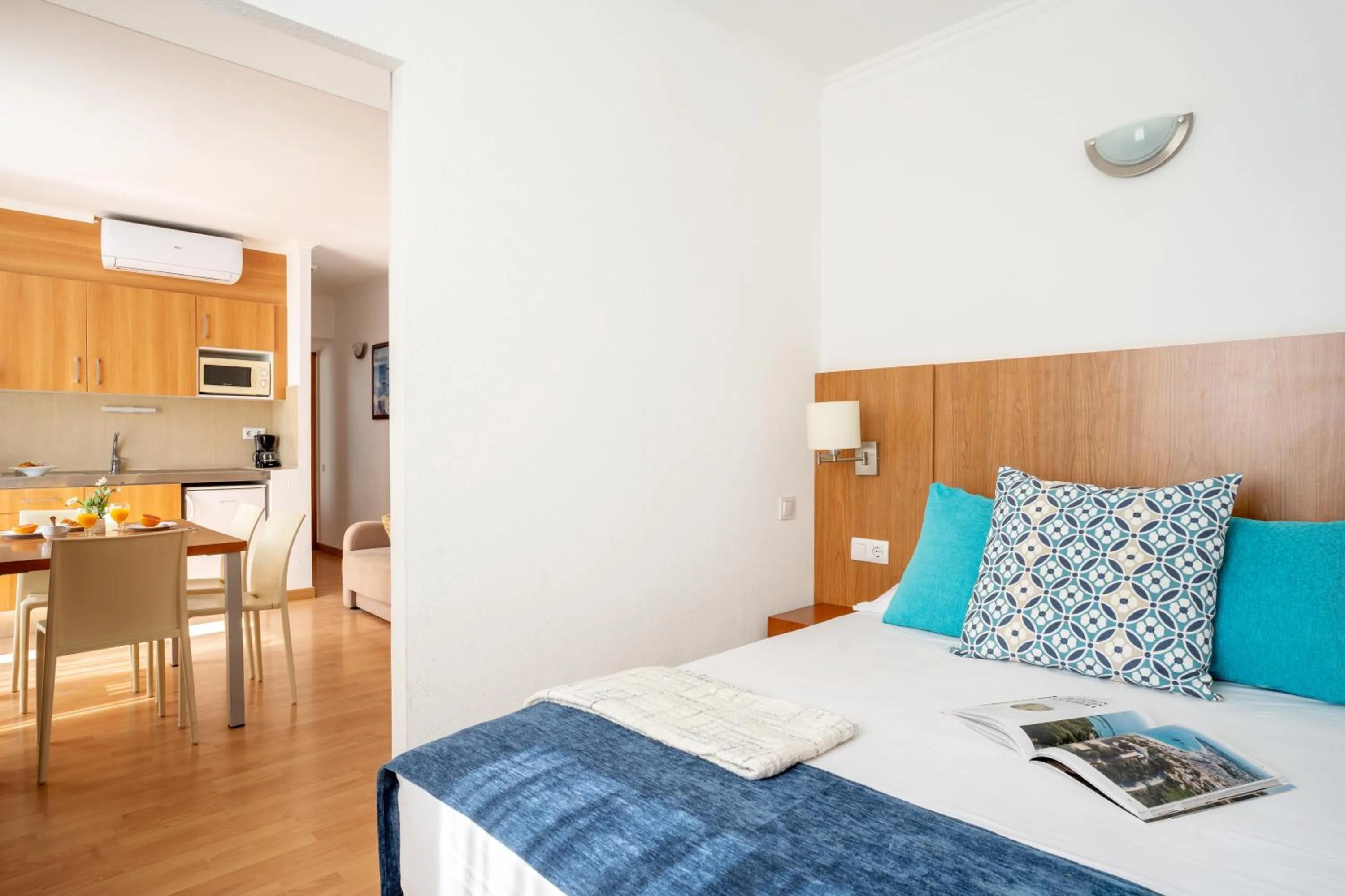 Bedroom, Bed in Aparthotel Ona Palamós