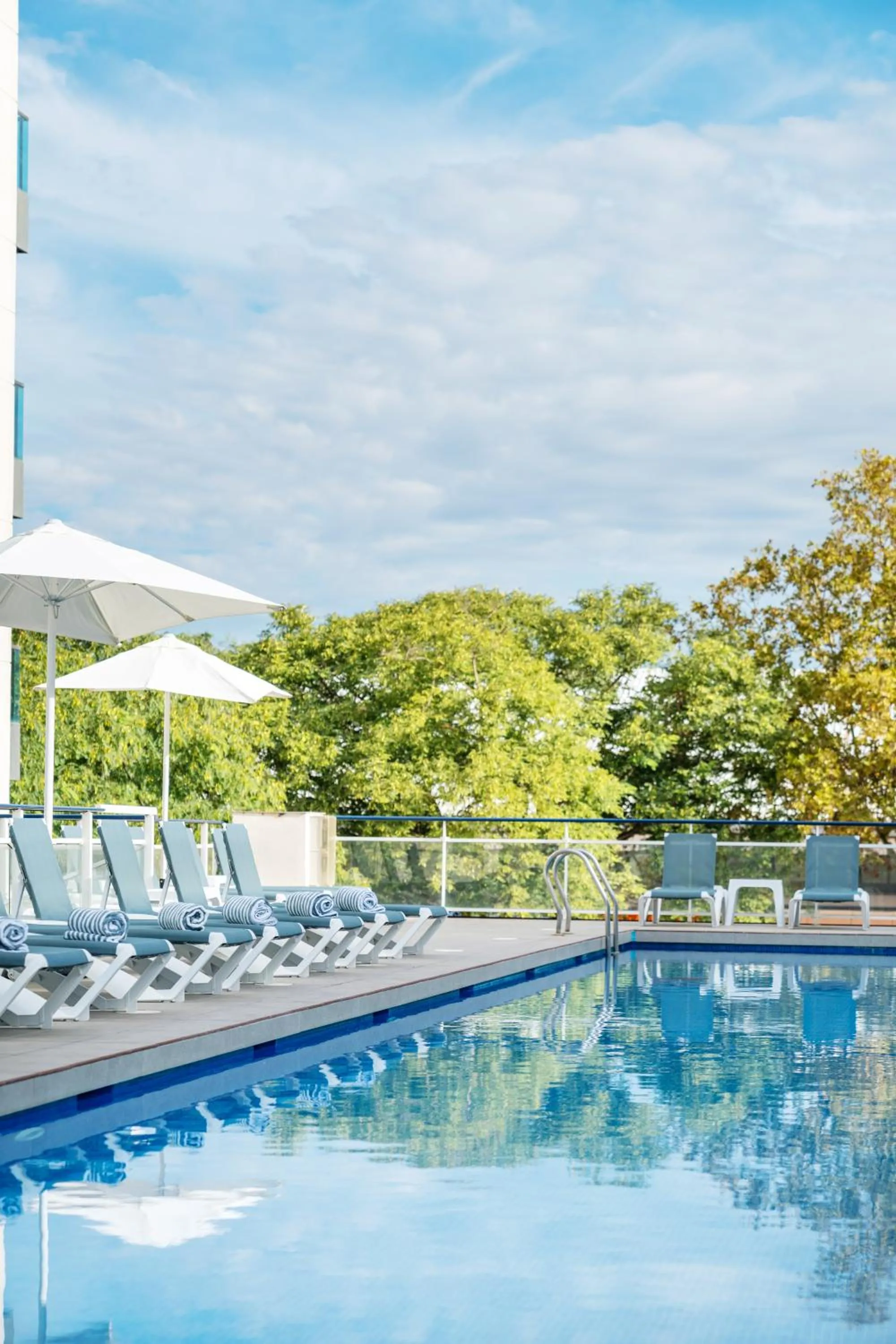 Swimming pool in Aparthotel Ona Palamós