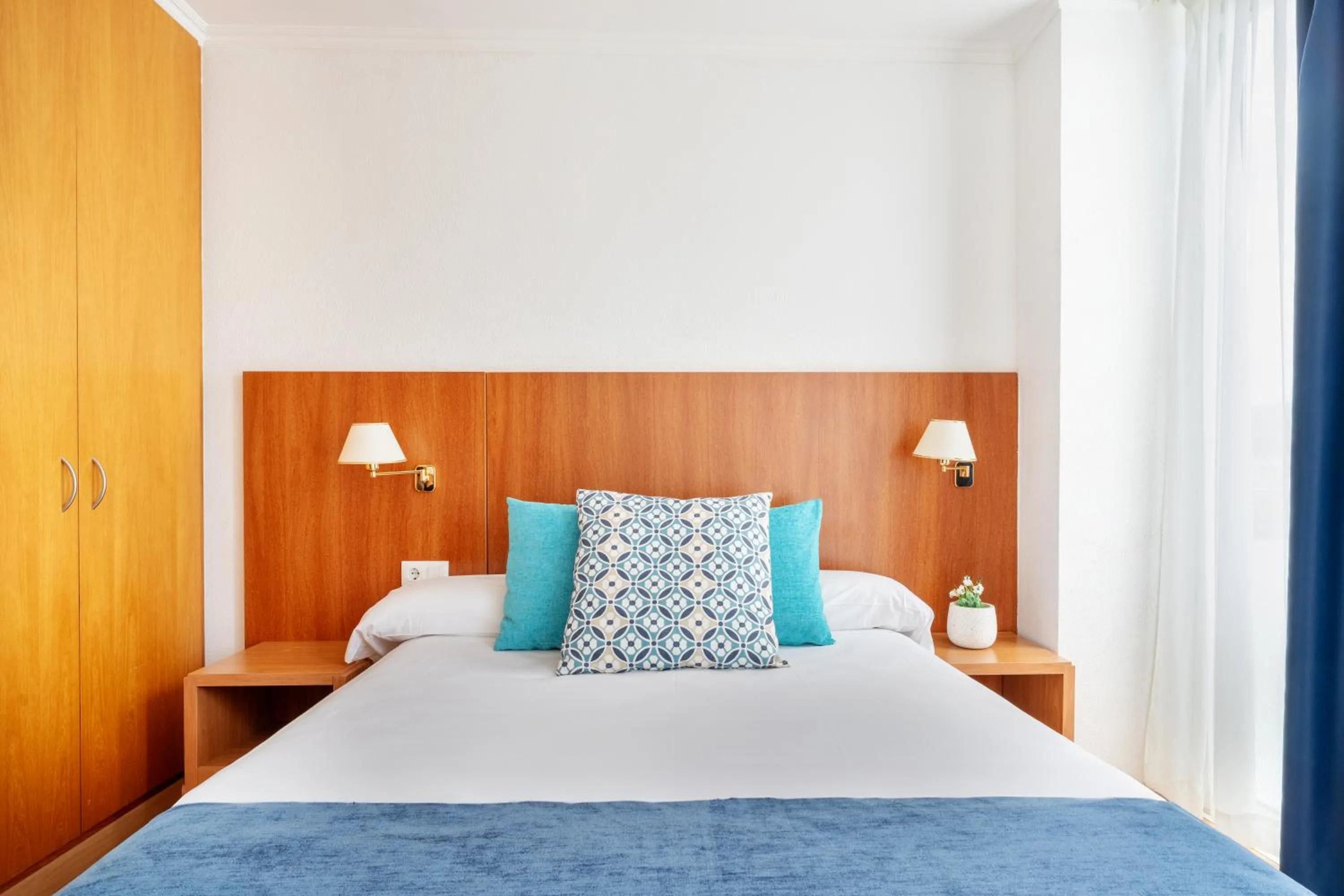 Bedroom, Bed in Aparthotel Ona Palamós