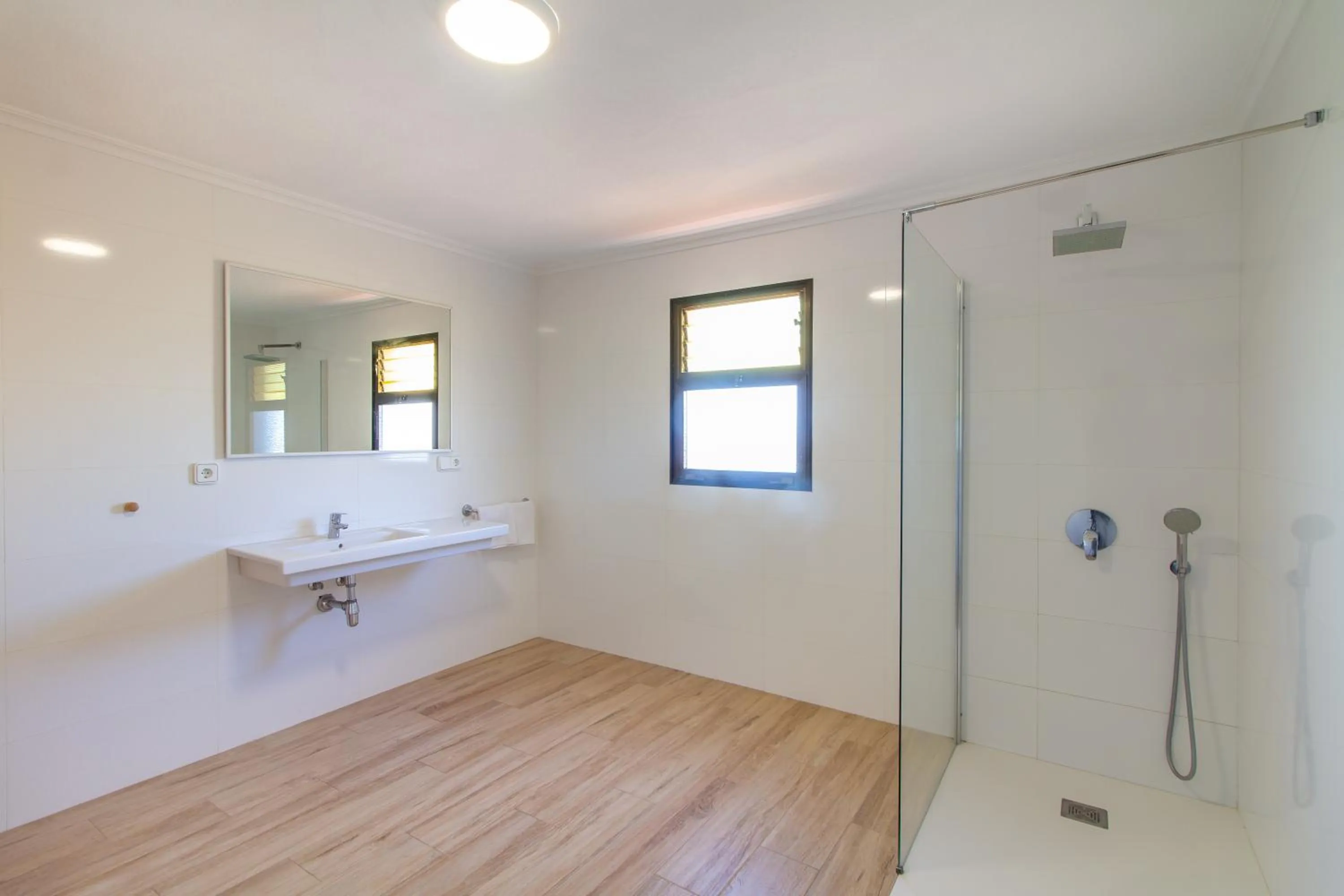 Shower in Apartamentos Michel Angelo Benidorm