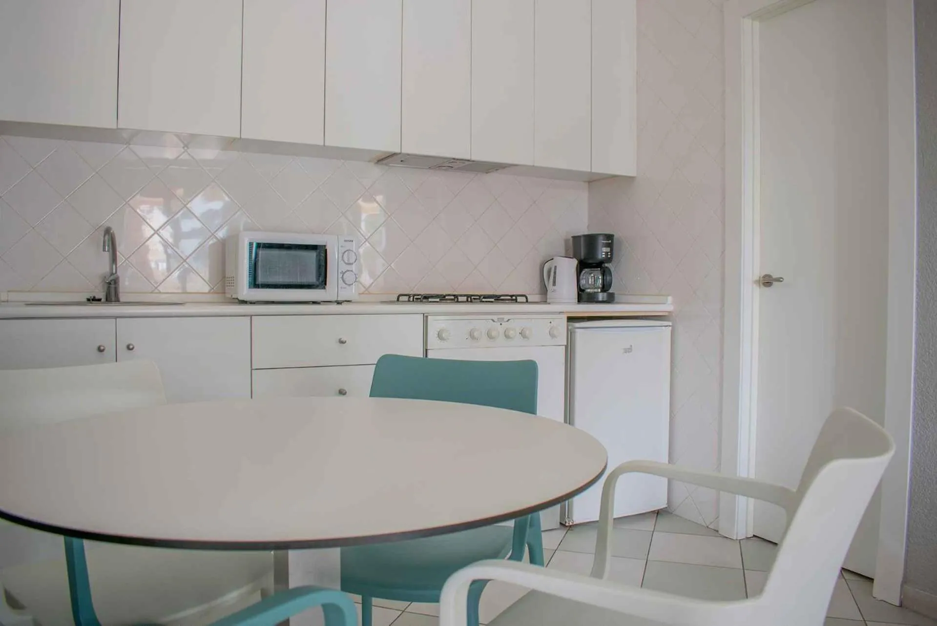 Kitchen or kitchenette in Apartamentos Michel Angelo Benidorm