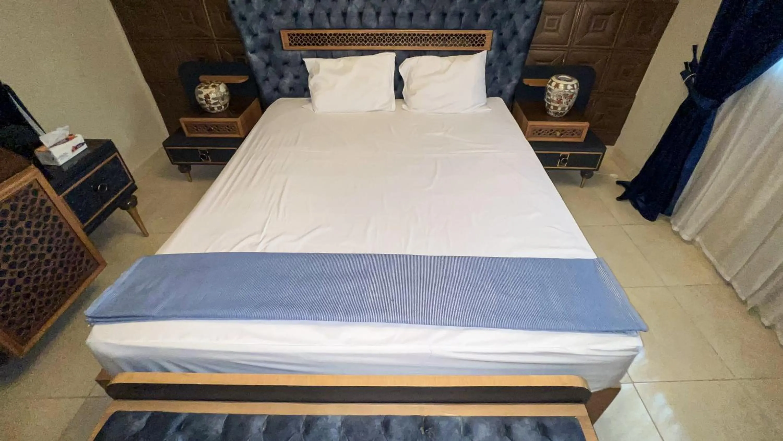 Bed in Osiris pyramids view inn