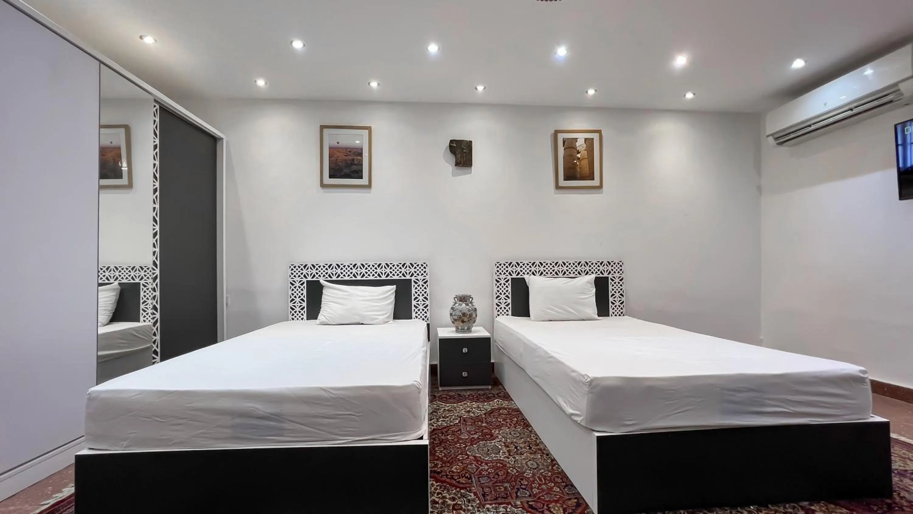 Bed in Osiris pyramids view inn