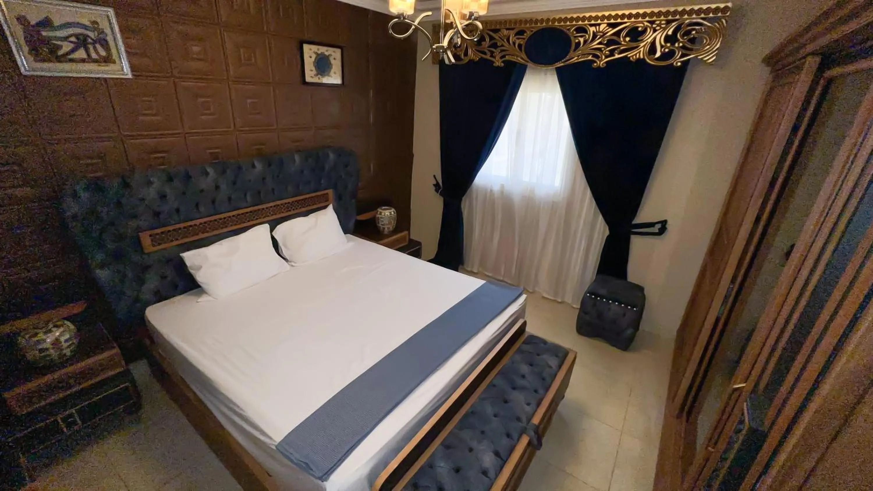 Bed in Osiris pyramids view inn