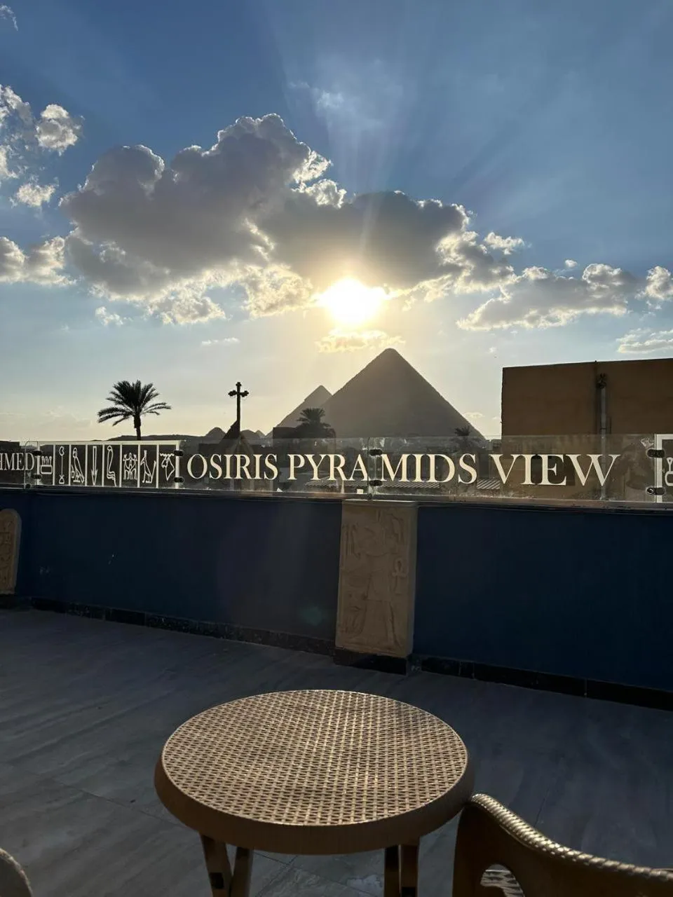 Osiris pyramids view inn