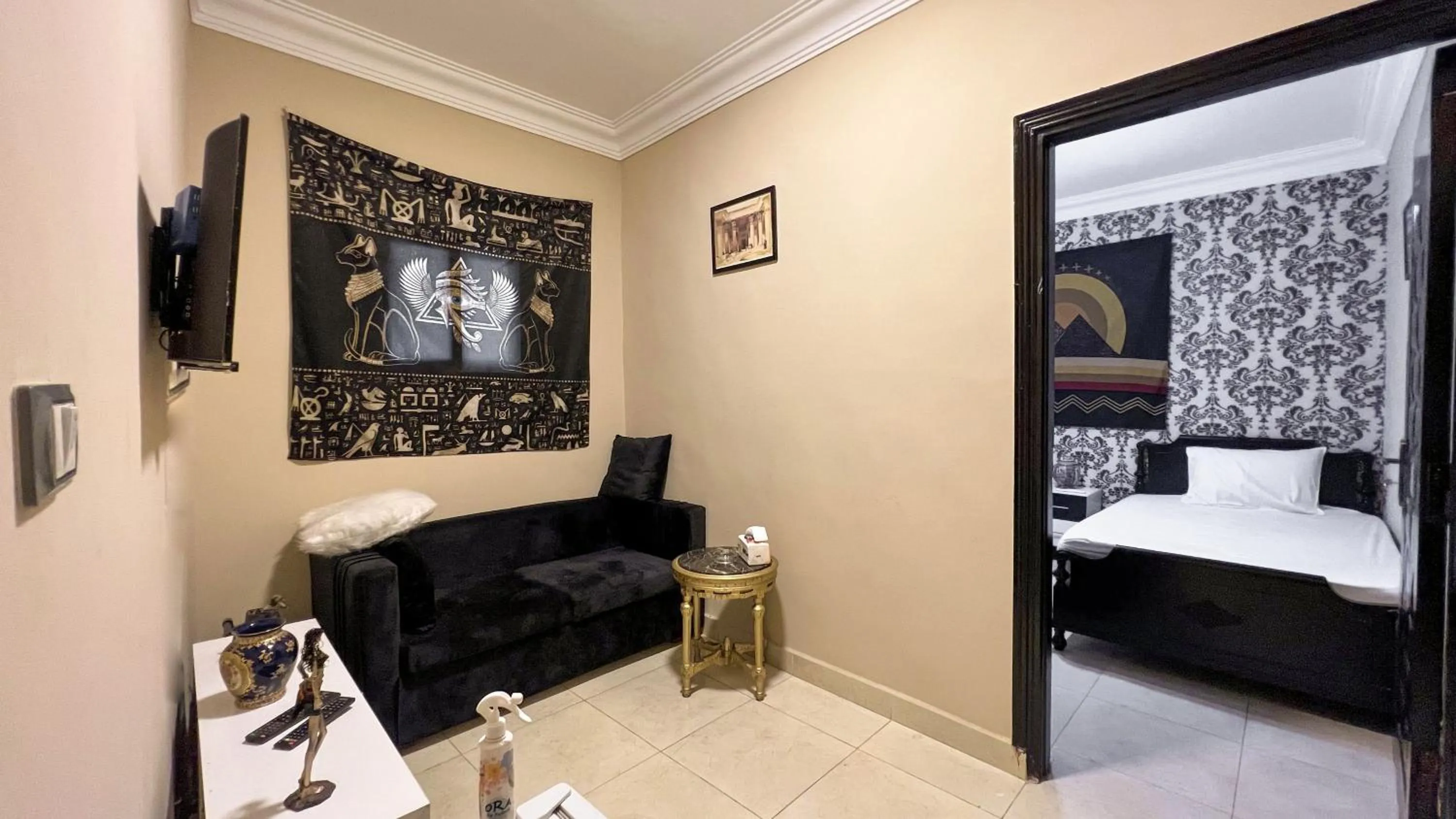 Bed in Osiris pyramids view inn