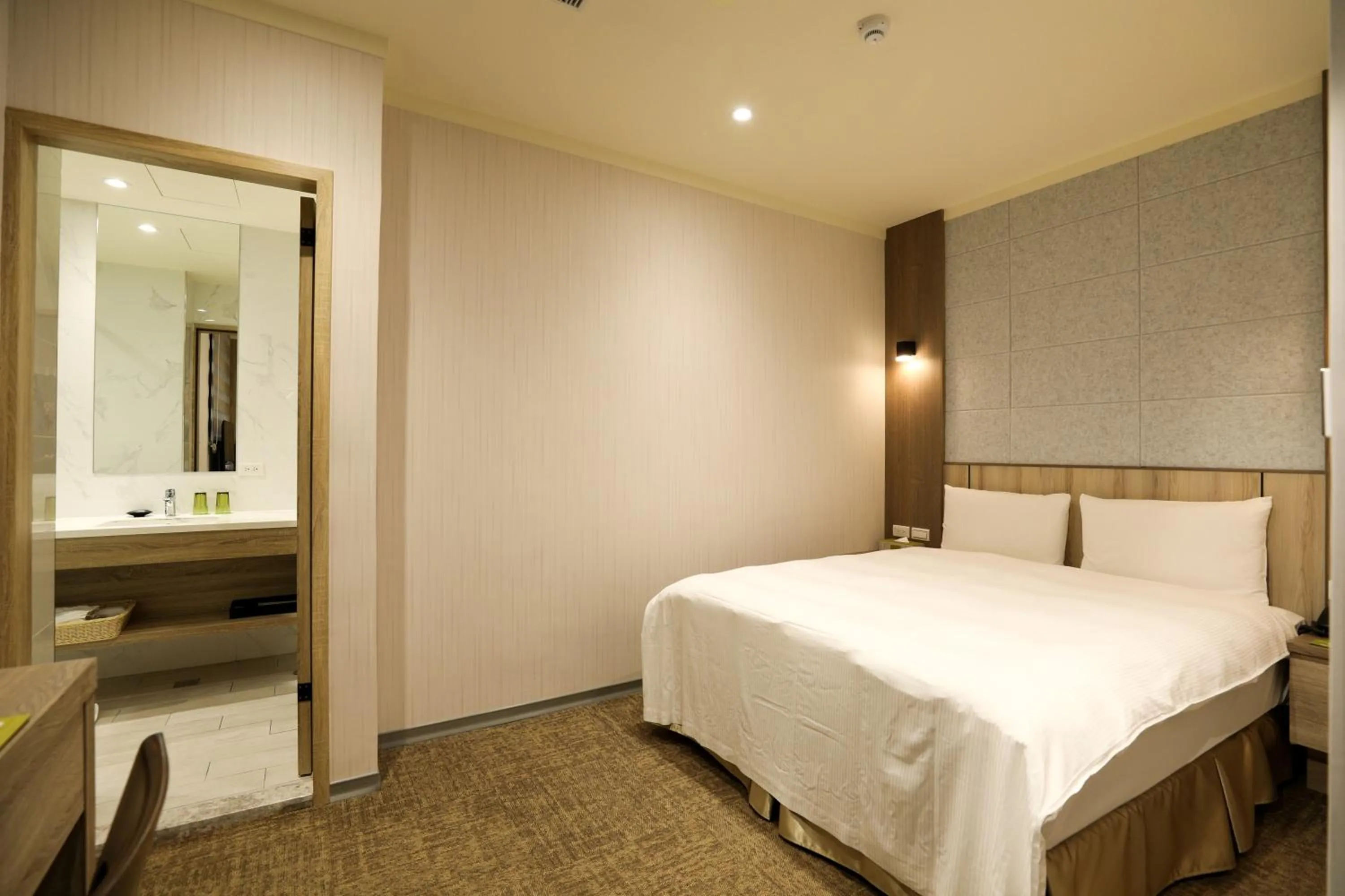 Bed in Grace Hotel Dunbei