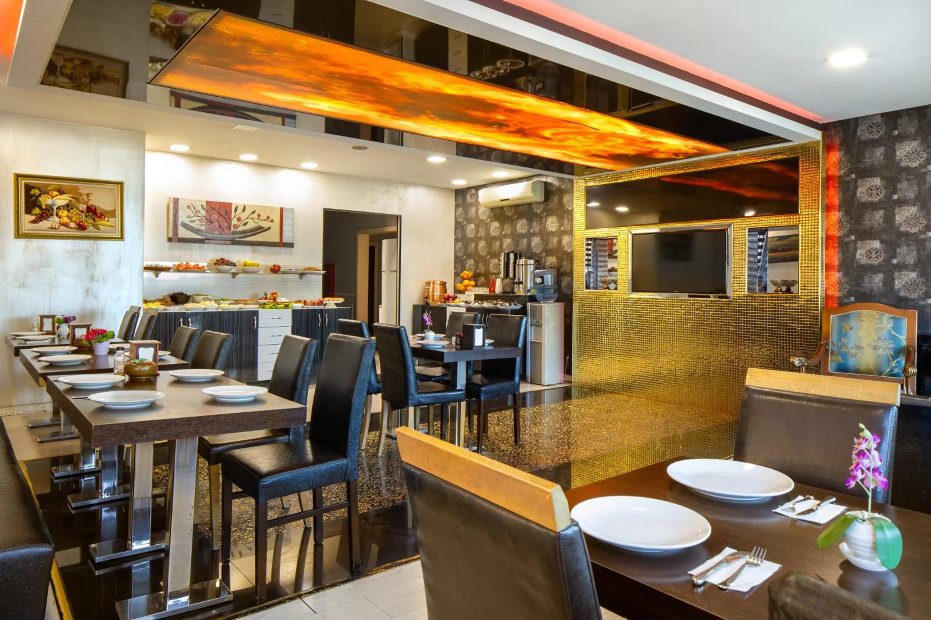 Restaurant/places to eat in Park Çağlayan Hotel