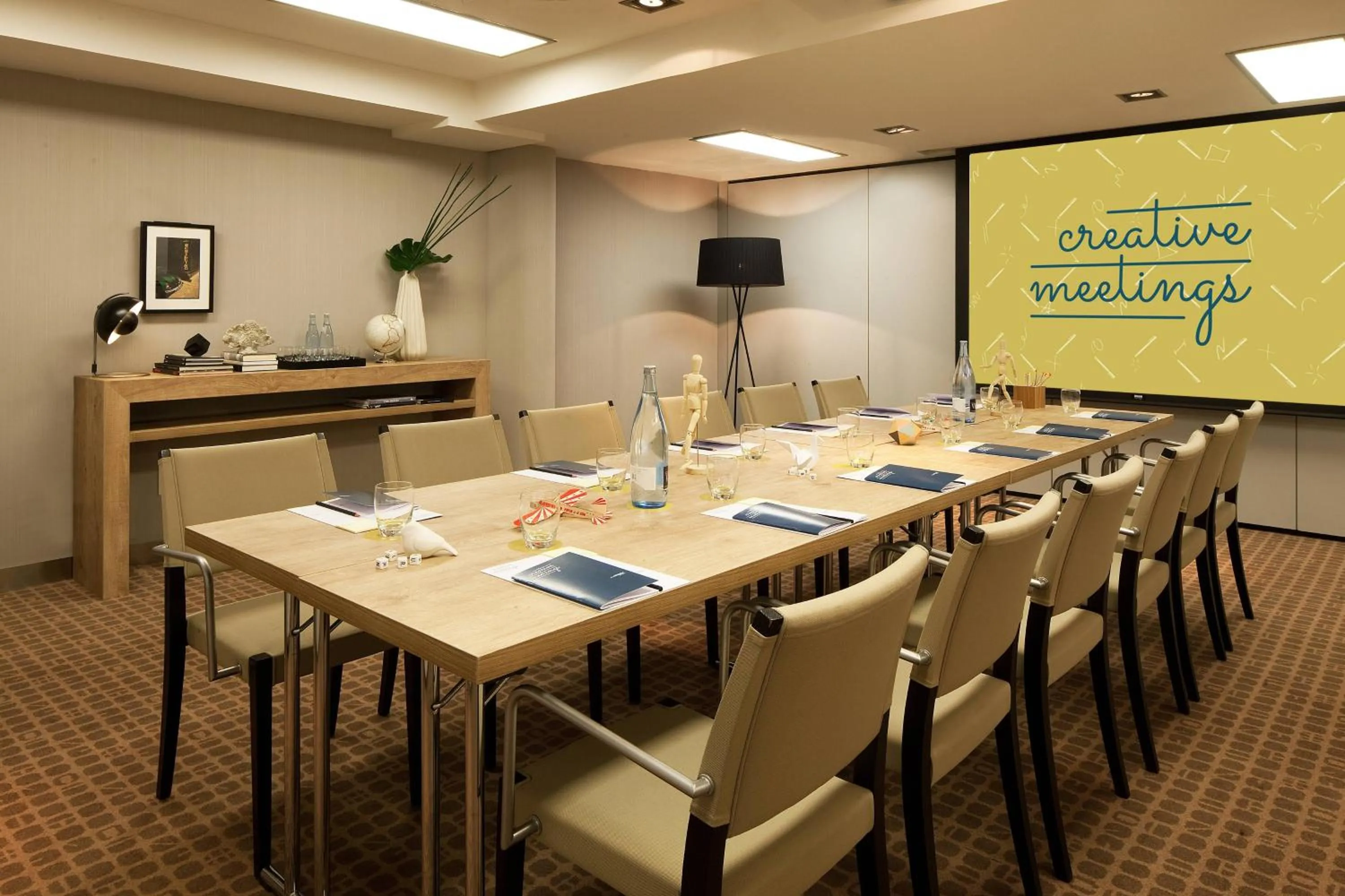 Meeting/conference room in Le Meridien Barcelona