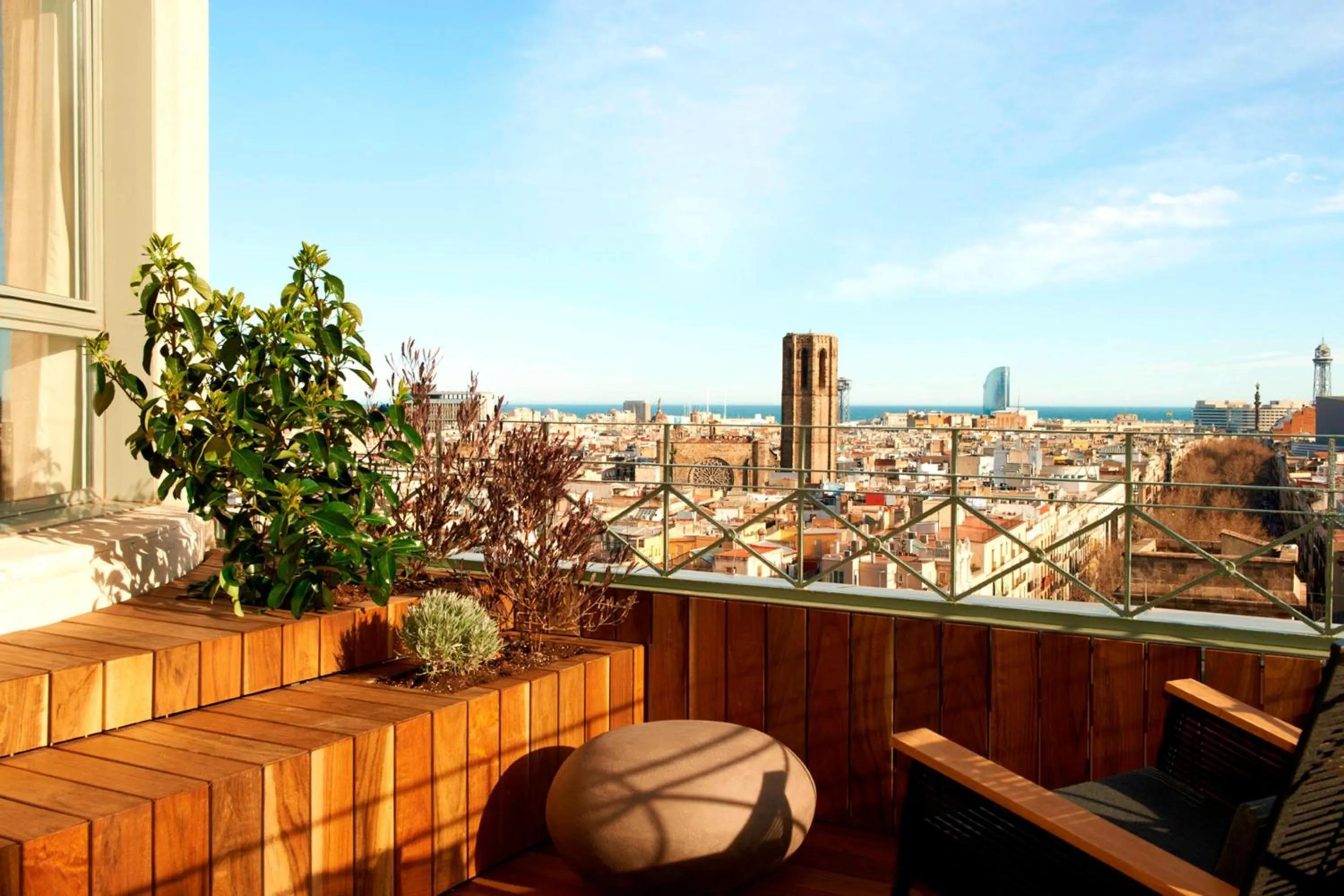 Photo of the whole room in Le Meridien Barcelona