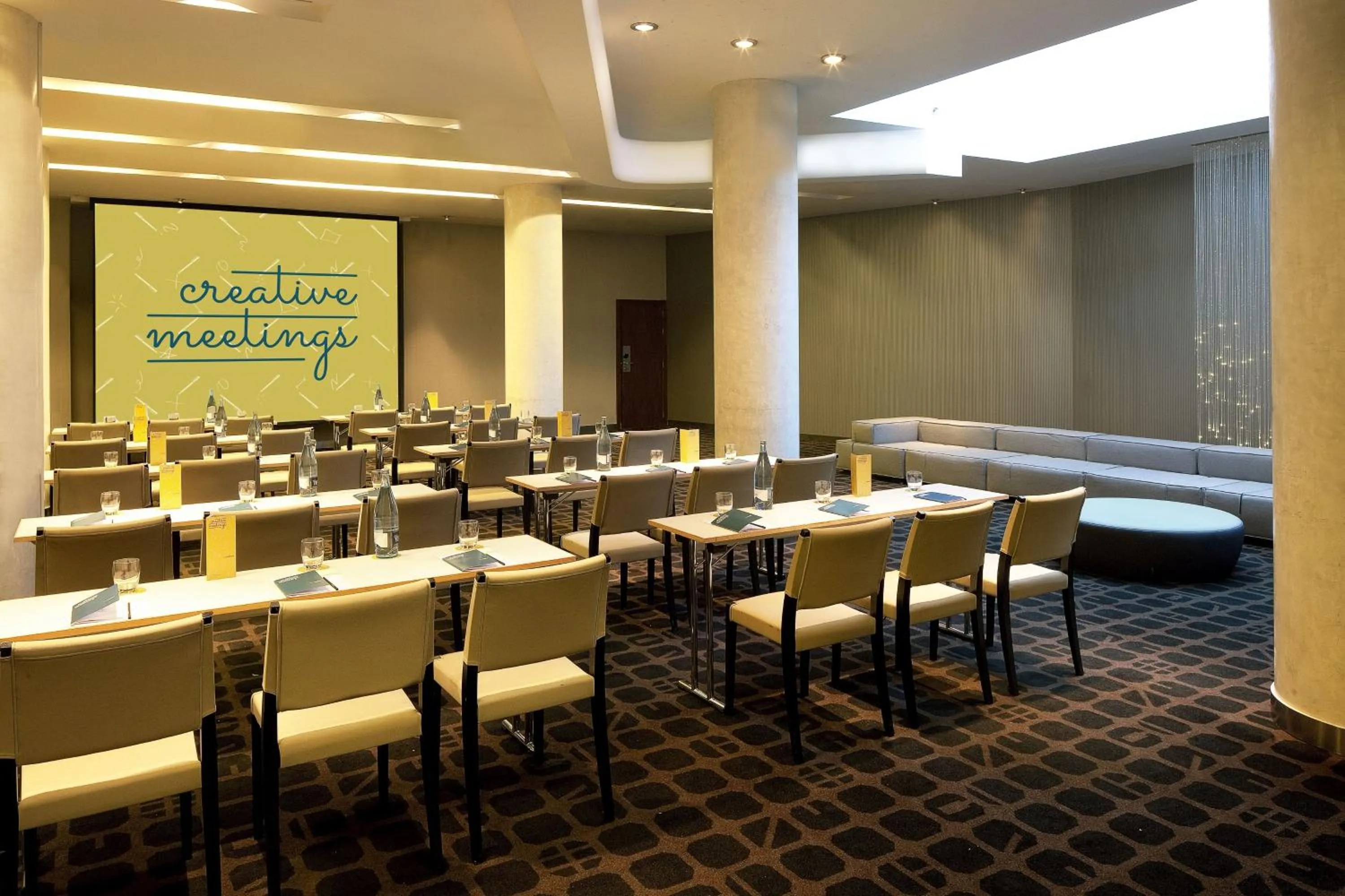 Meeting/conference room in Le Meridien Barcelona