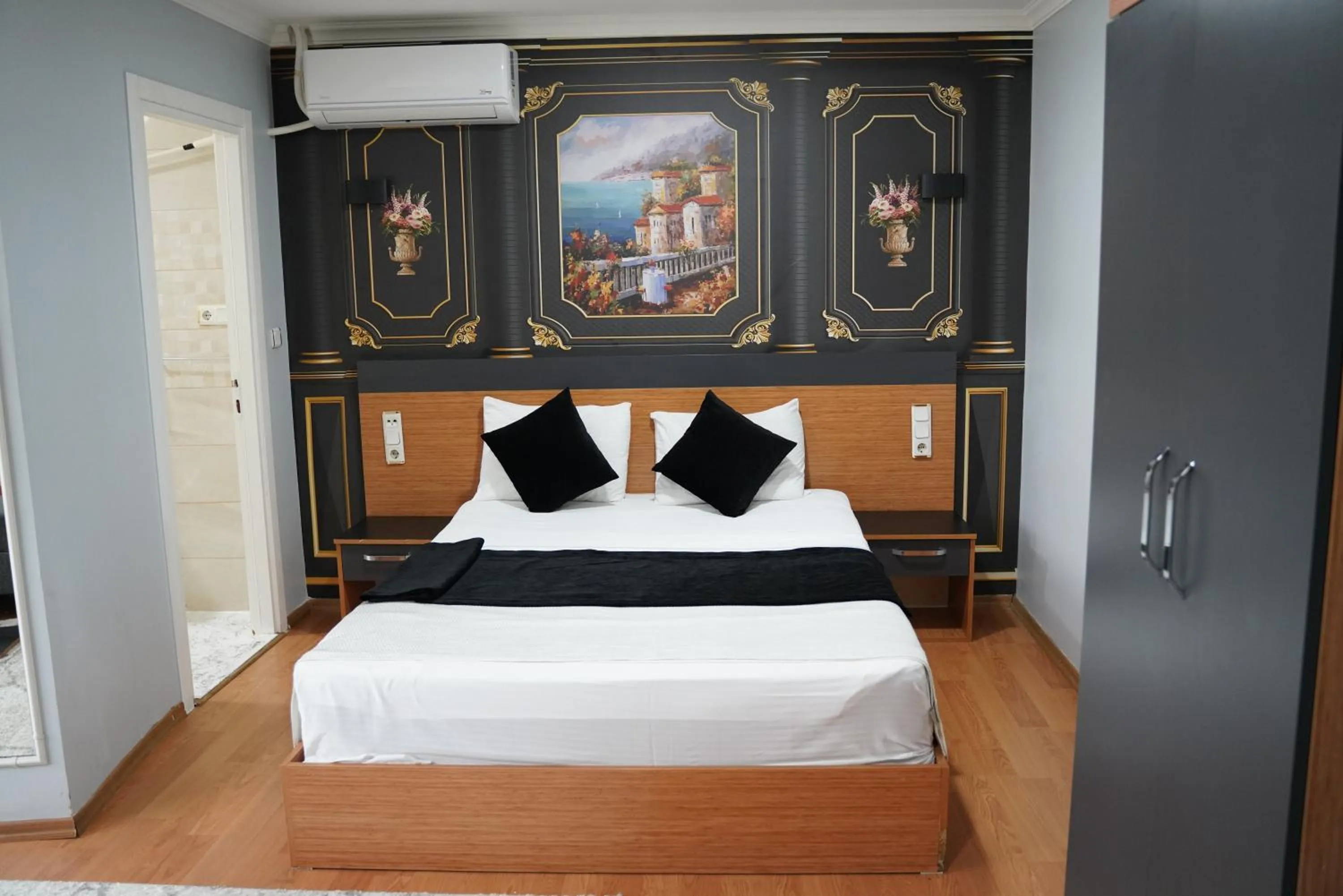 Bed in Heraldic Room Hotel