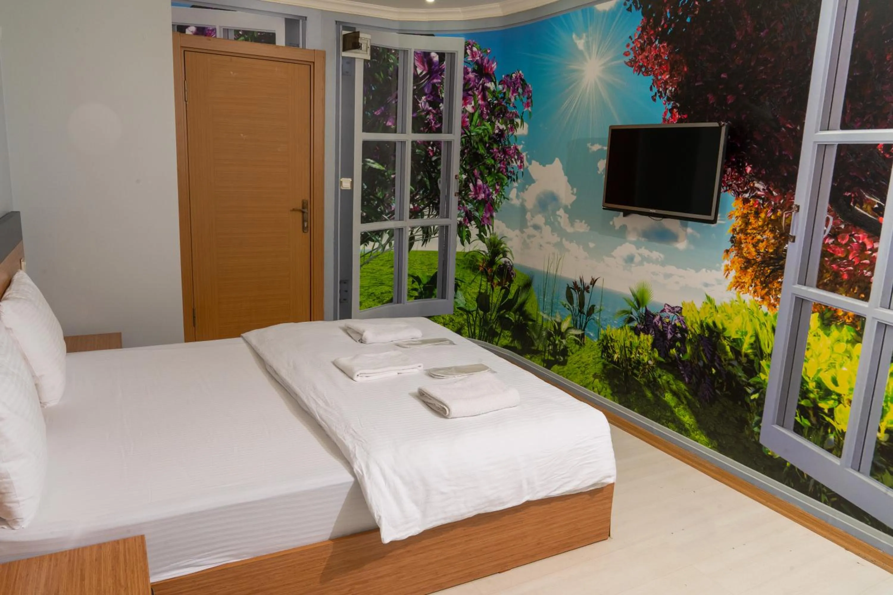 Bedroom, Bed in Heraldic Room Hotel