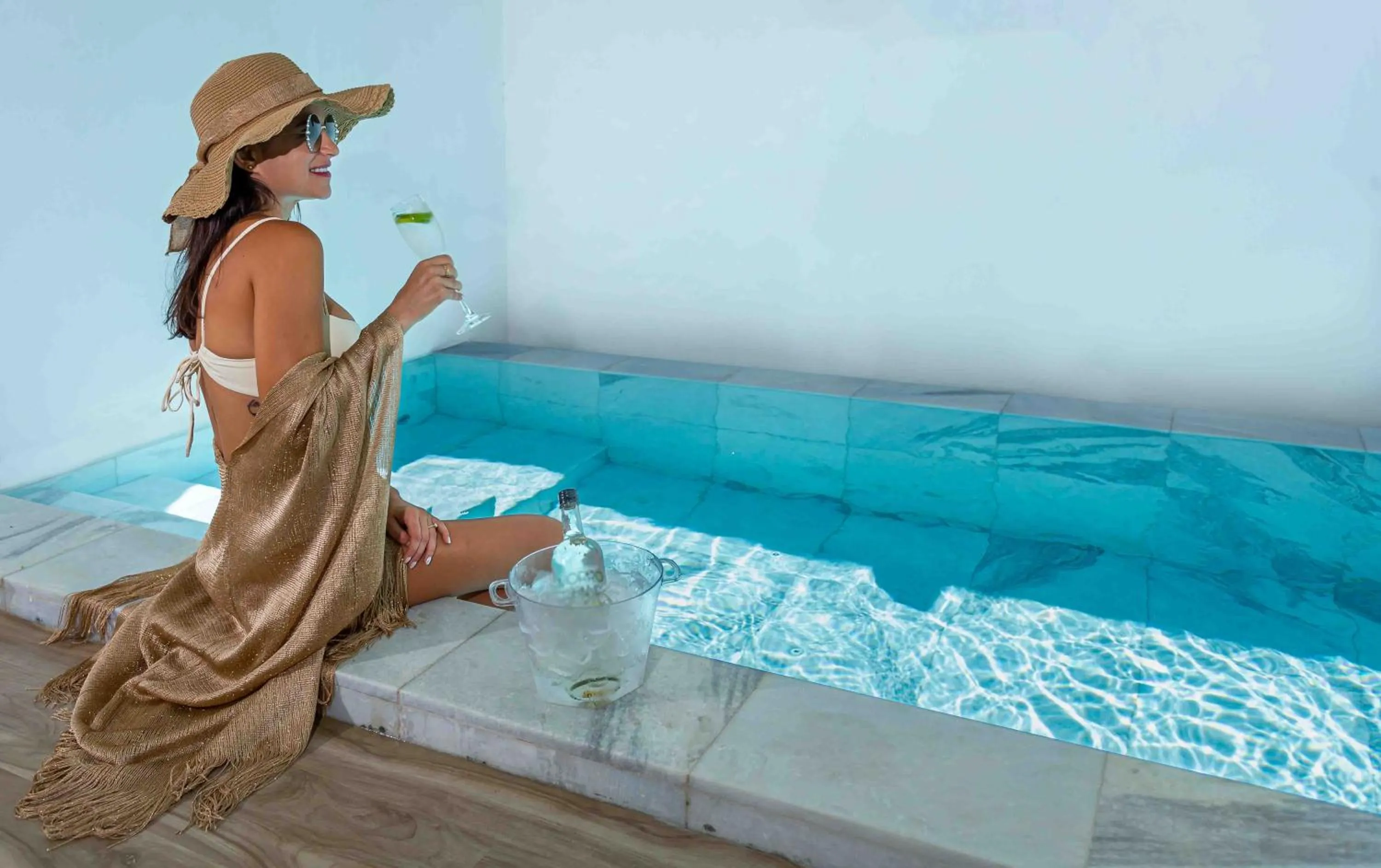 Swimming pool in Aqua by Sambass