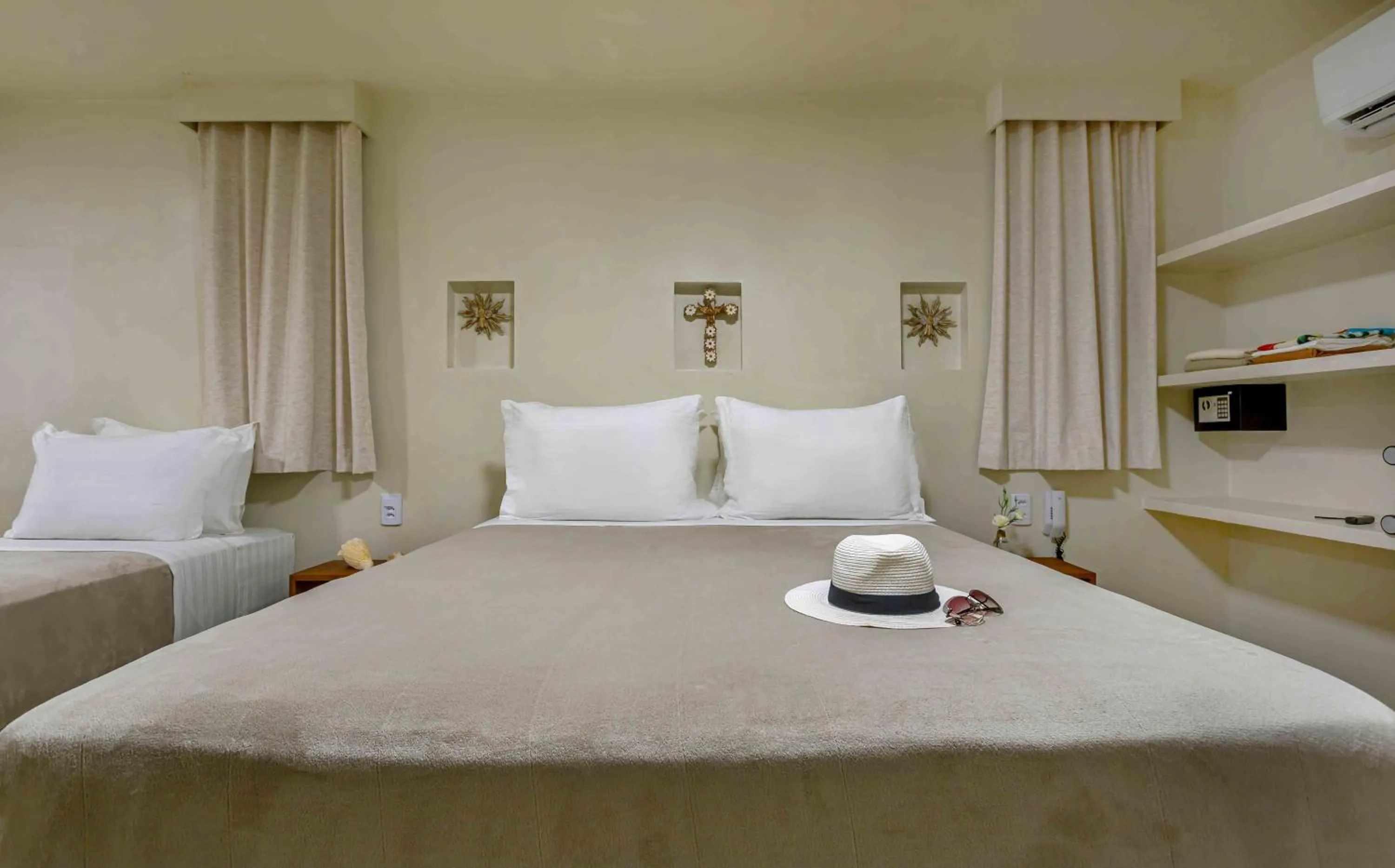 Bed in Aqua by Sambass