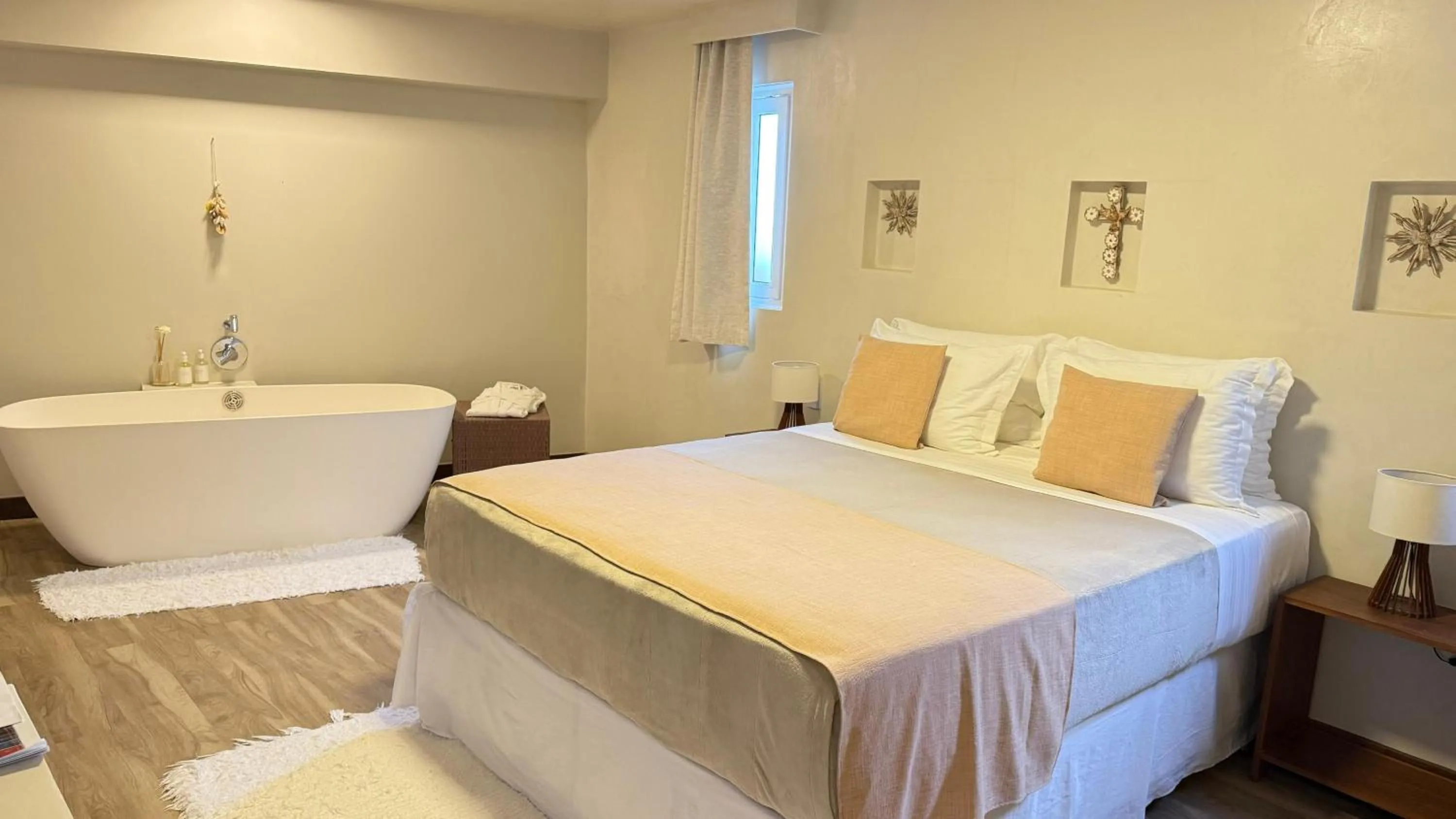 Bath, Bed in Aqua by Sambass