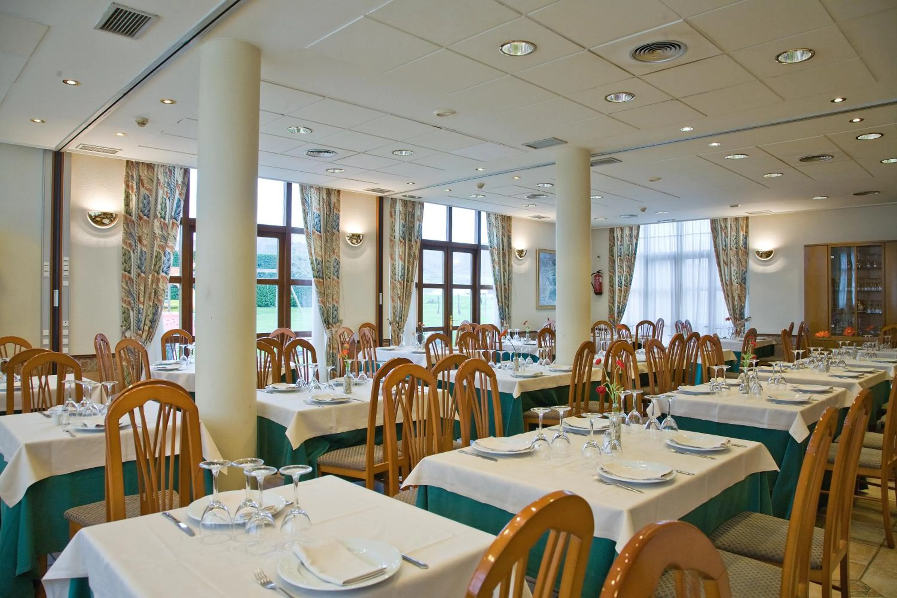 Restaurant/places to eat in Hotel Ekai