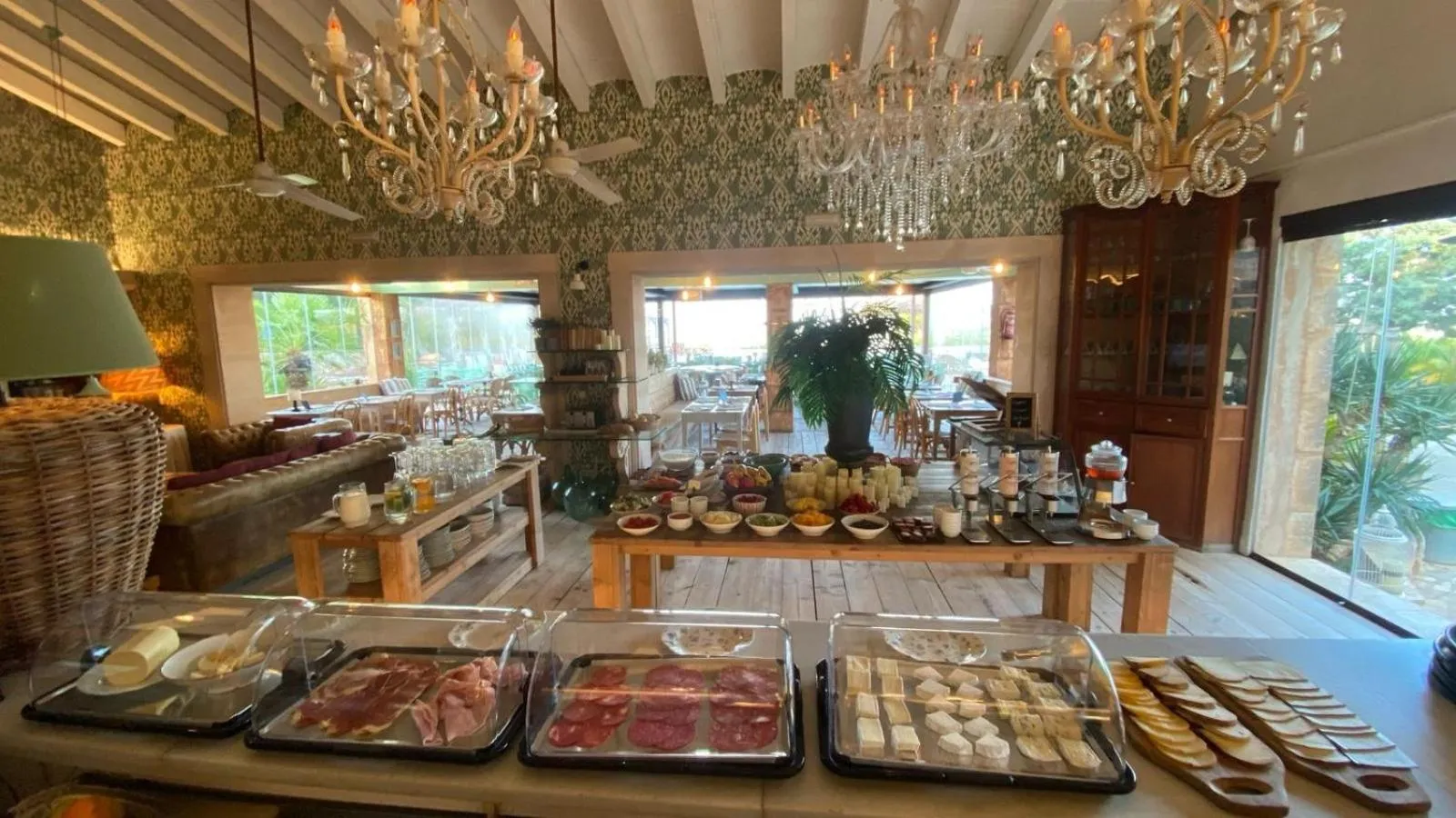 Buffet breakfast in Finca Hotel Rural Es Turó