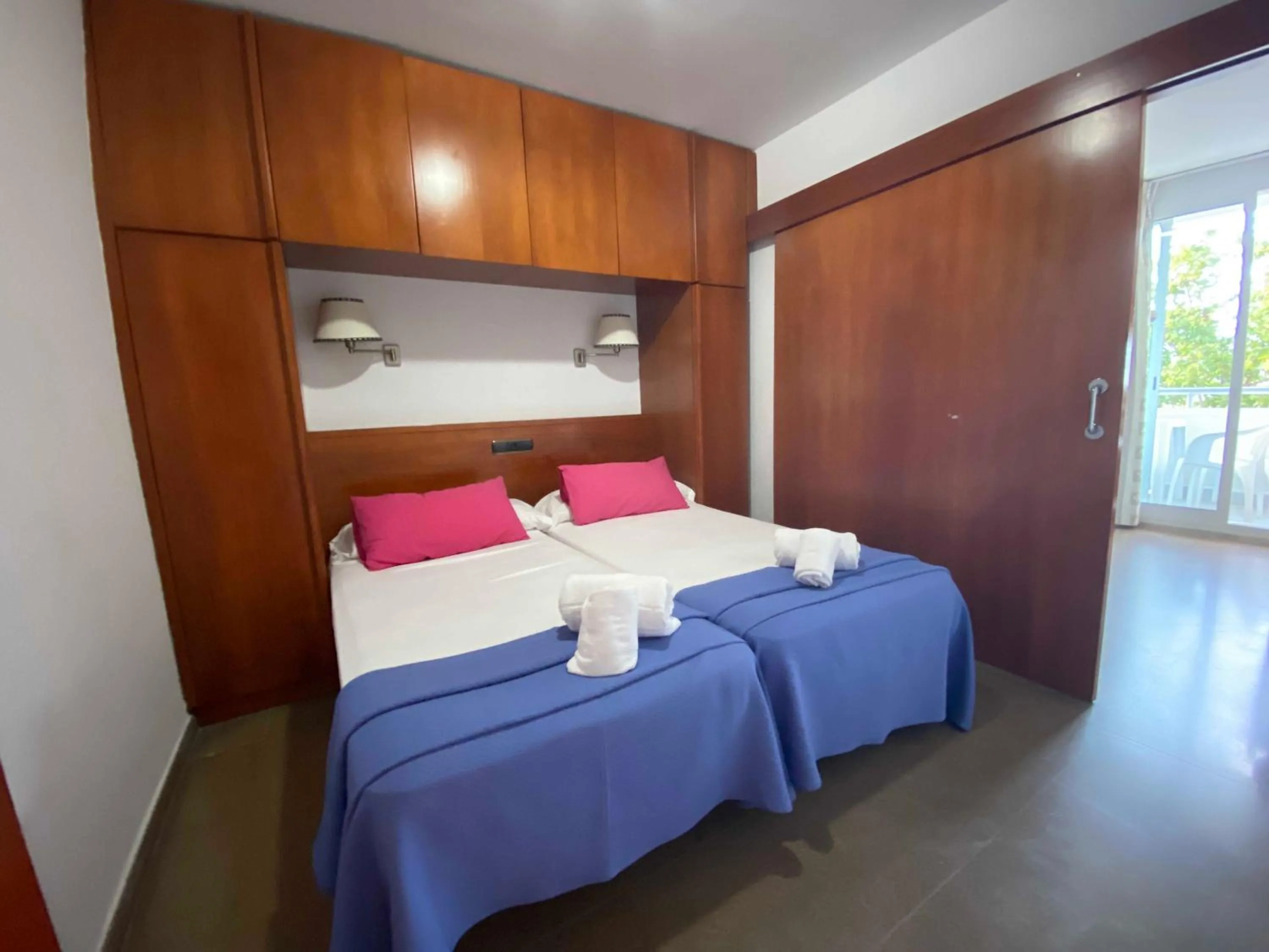 Bedroom, Bed in Hotel Apartamentos Solimar