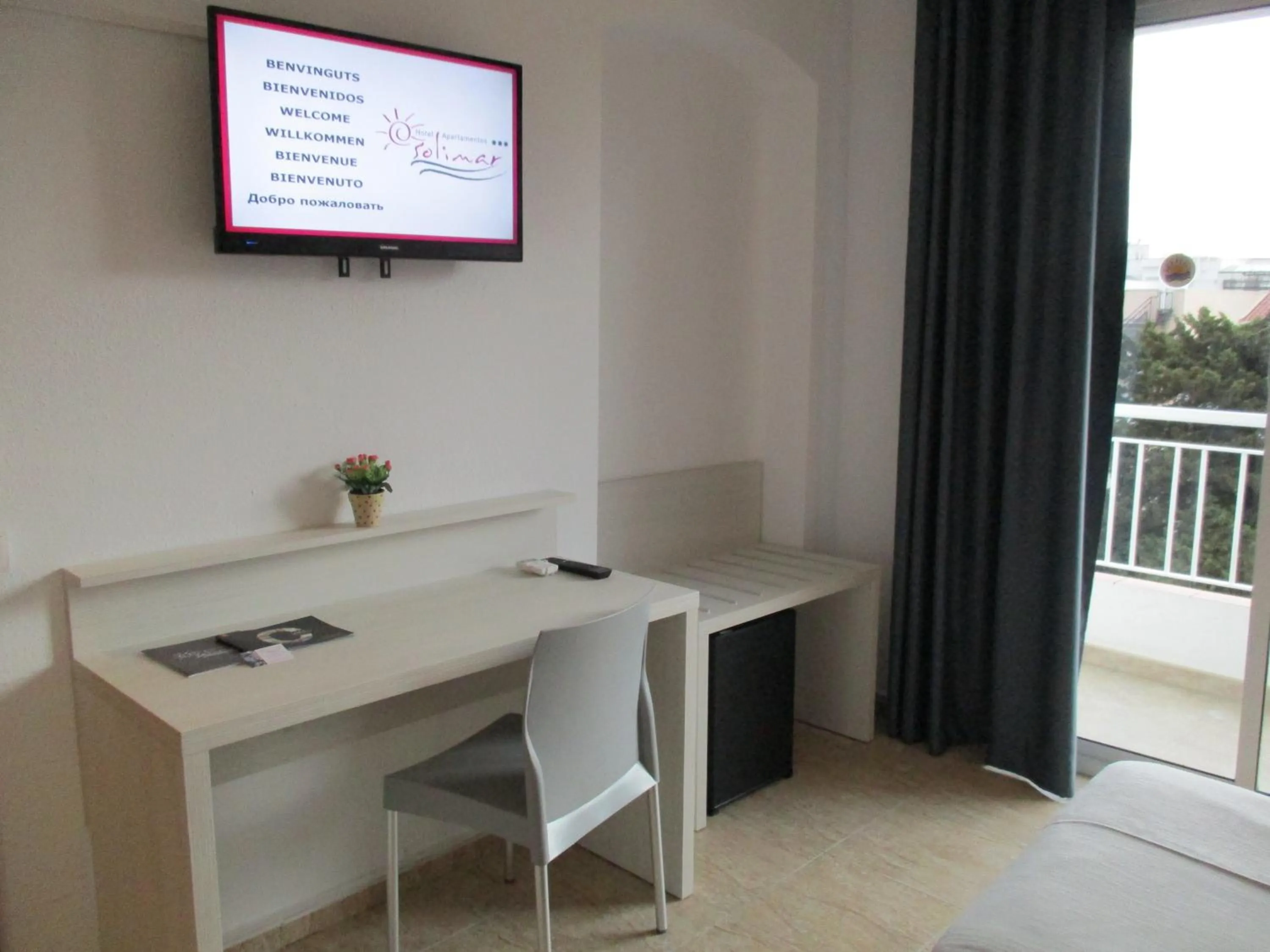 TV and multimedia in Hotel Apartamentos Solimar