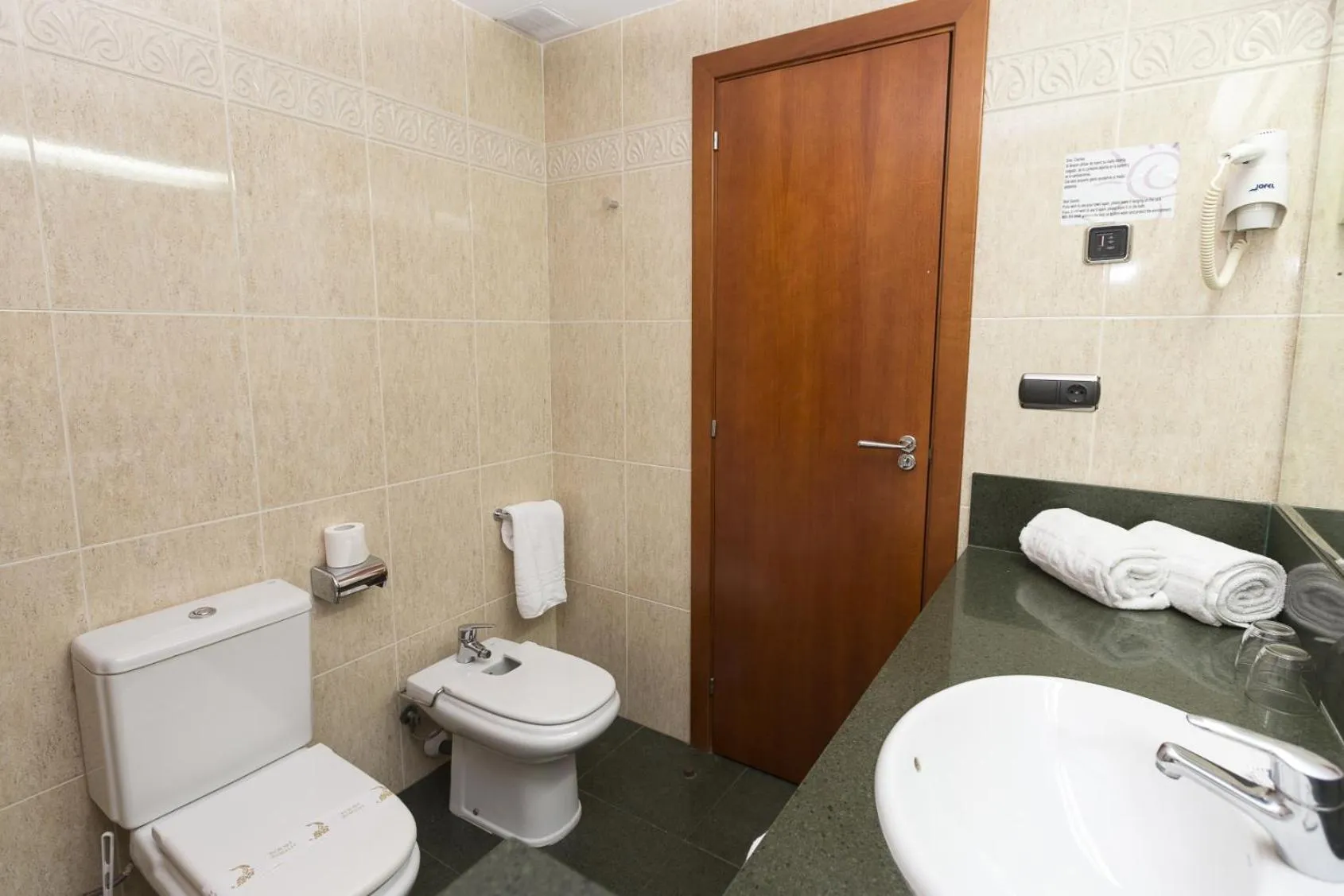 Bathroom in Hotel Apartamentos Solimar