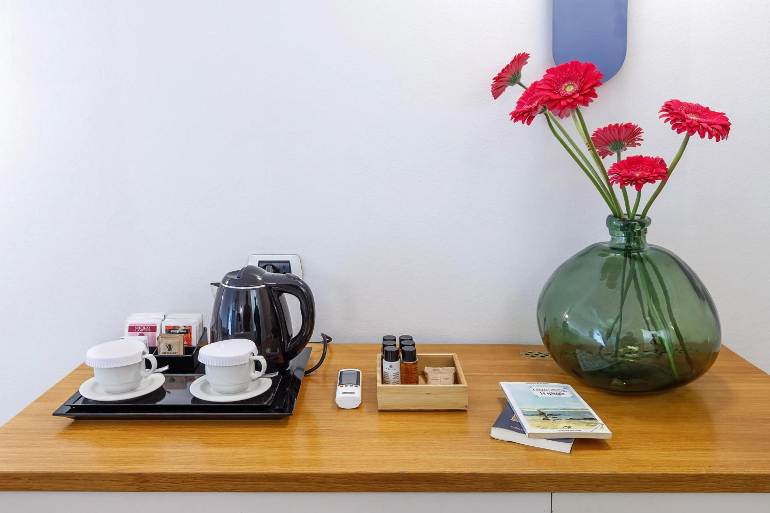 Coffee/tea facilities in Riva di Palo Beach Hotel