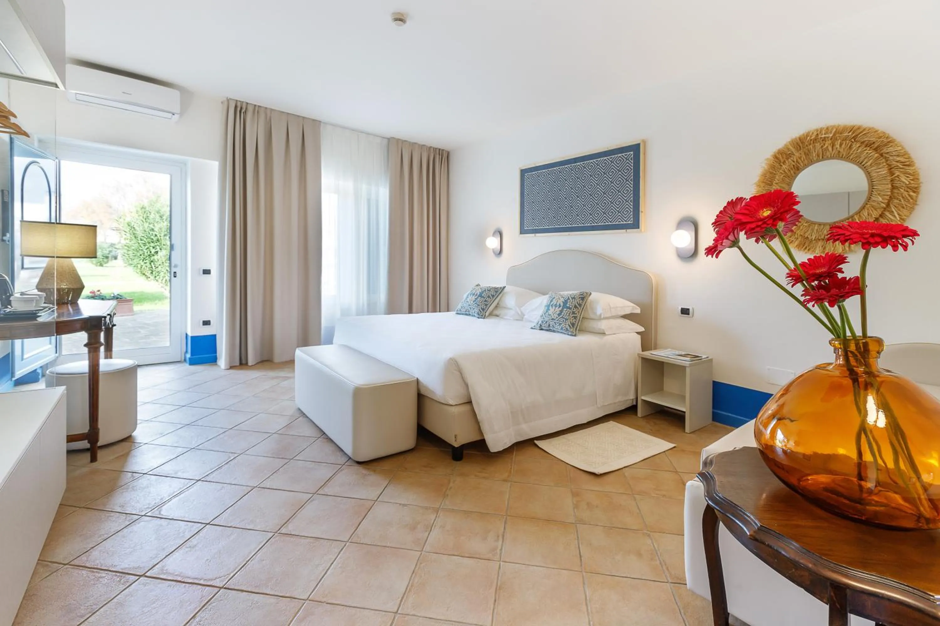 Bedroom, Bed in Riva di Palo Beach Hotel