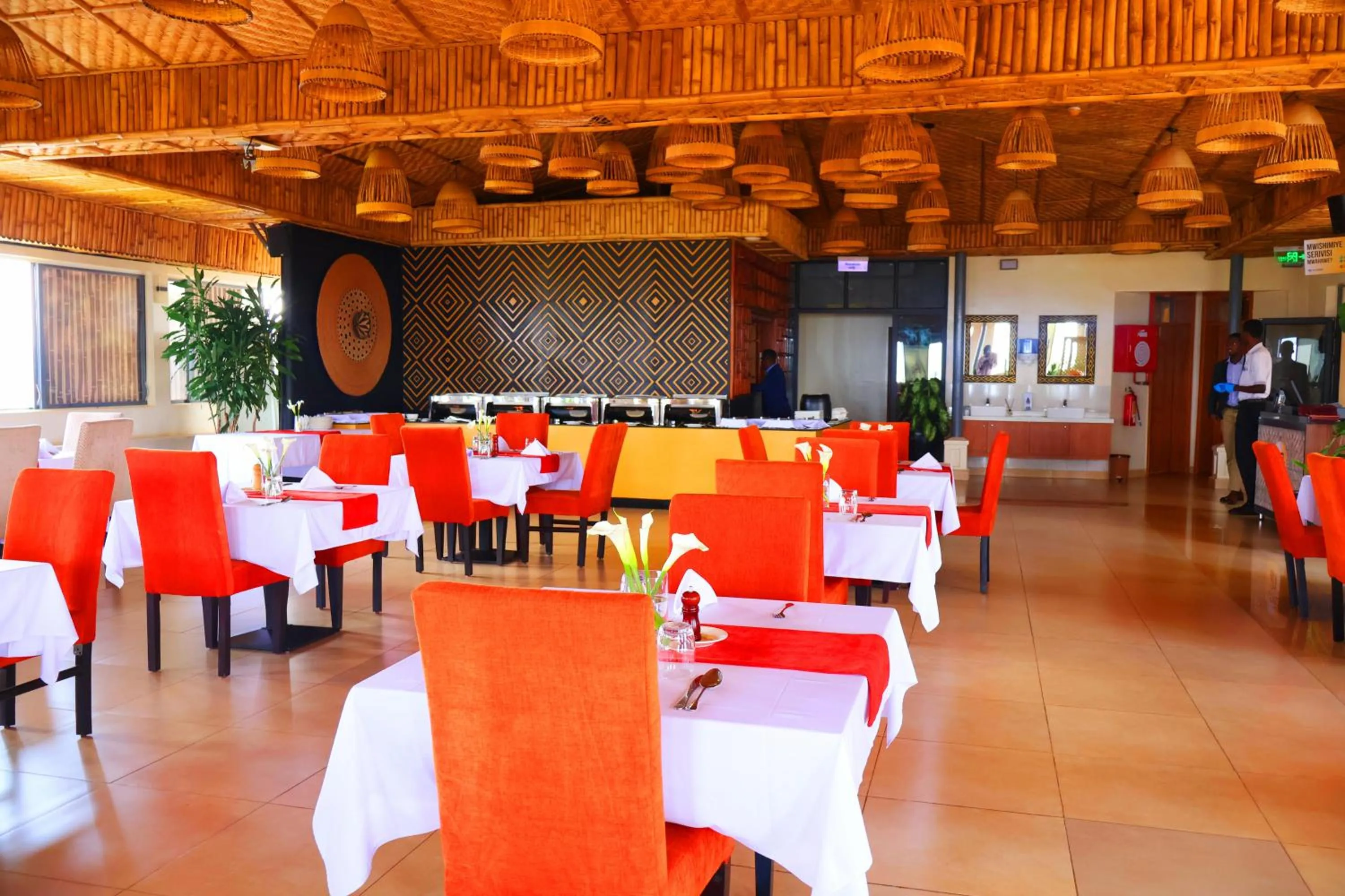 Restaurant/places to eat in Urban Park Suites Hotel