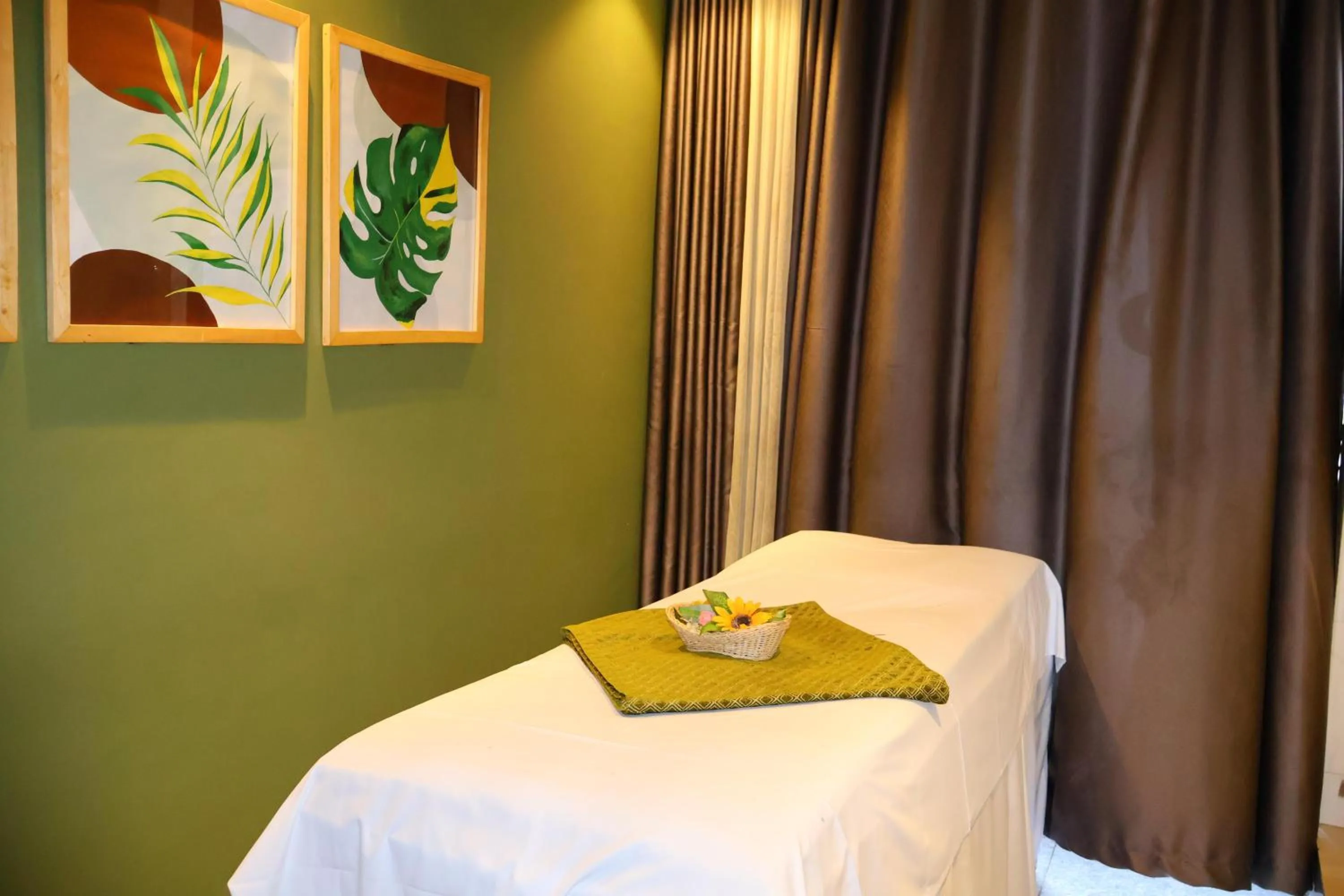 Massage, Bed in Urban Park Suites Hotel