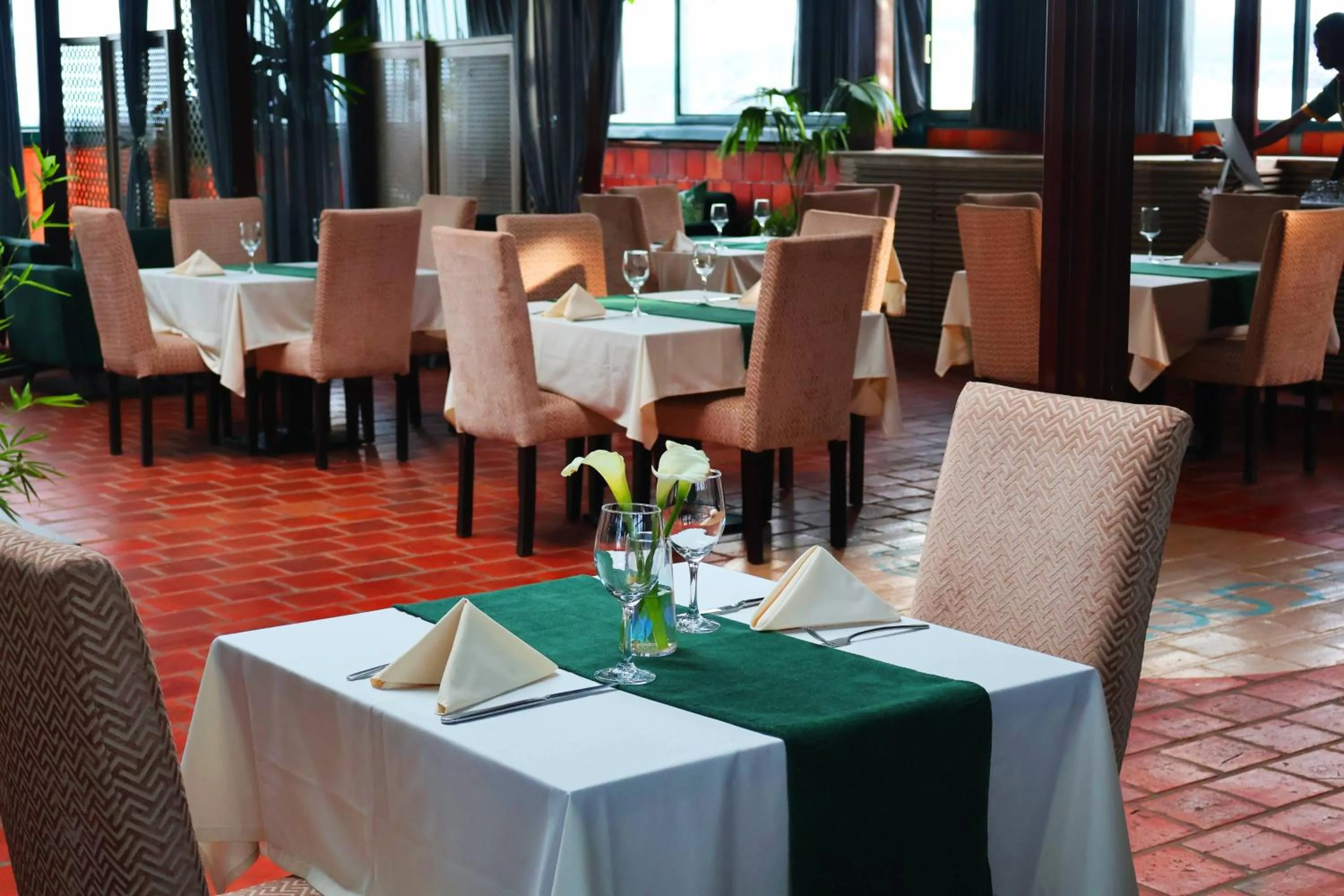 Dining area in Urban Park Suites Hotel